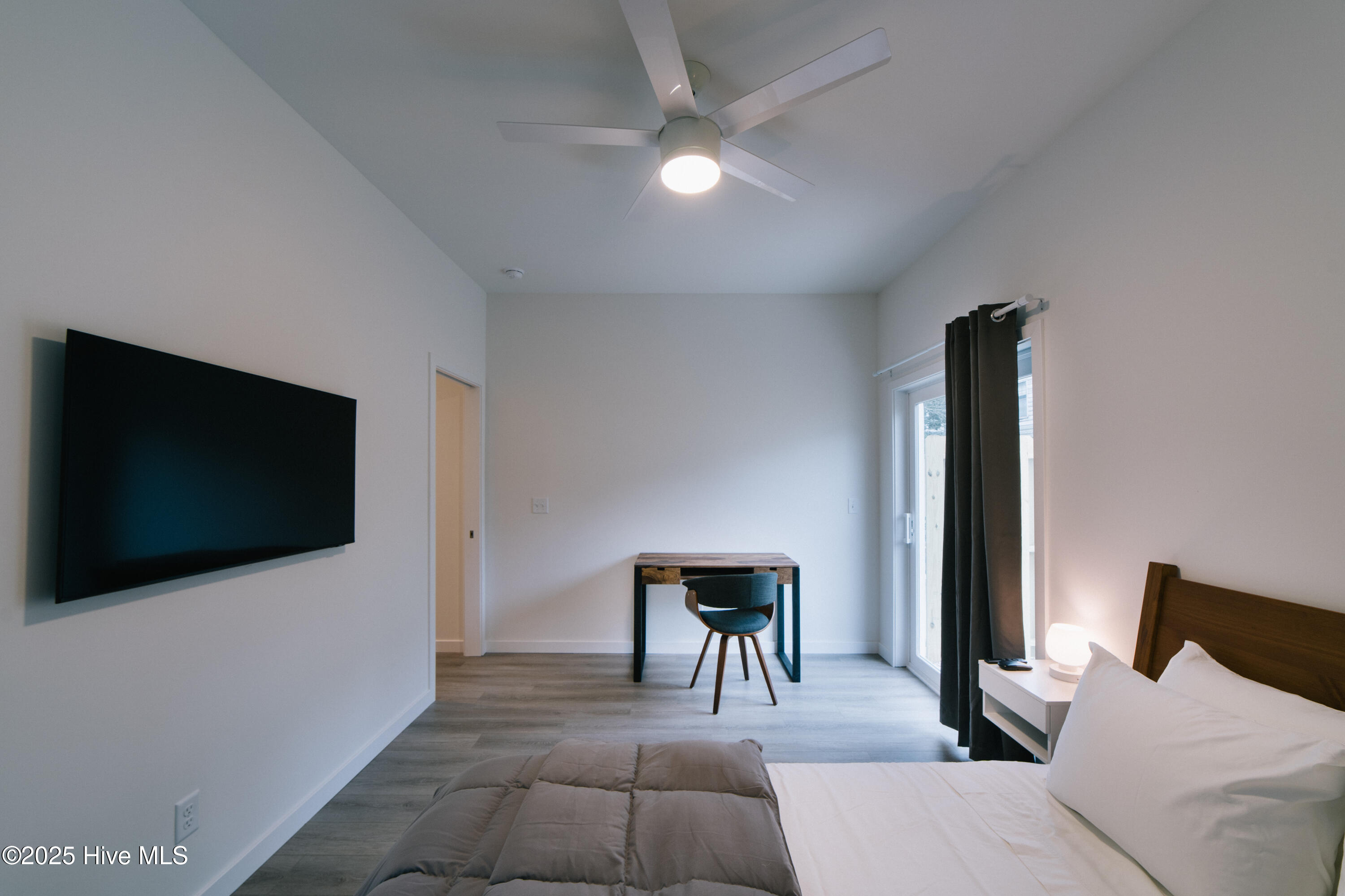 100541058 | Photo 15