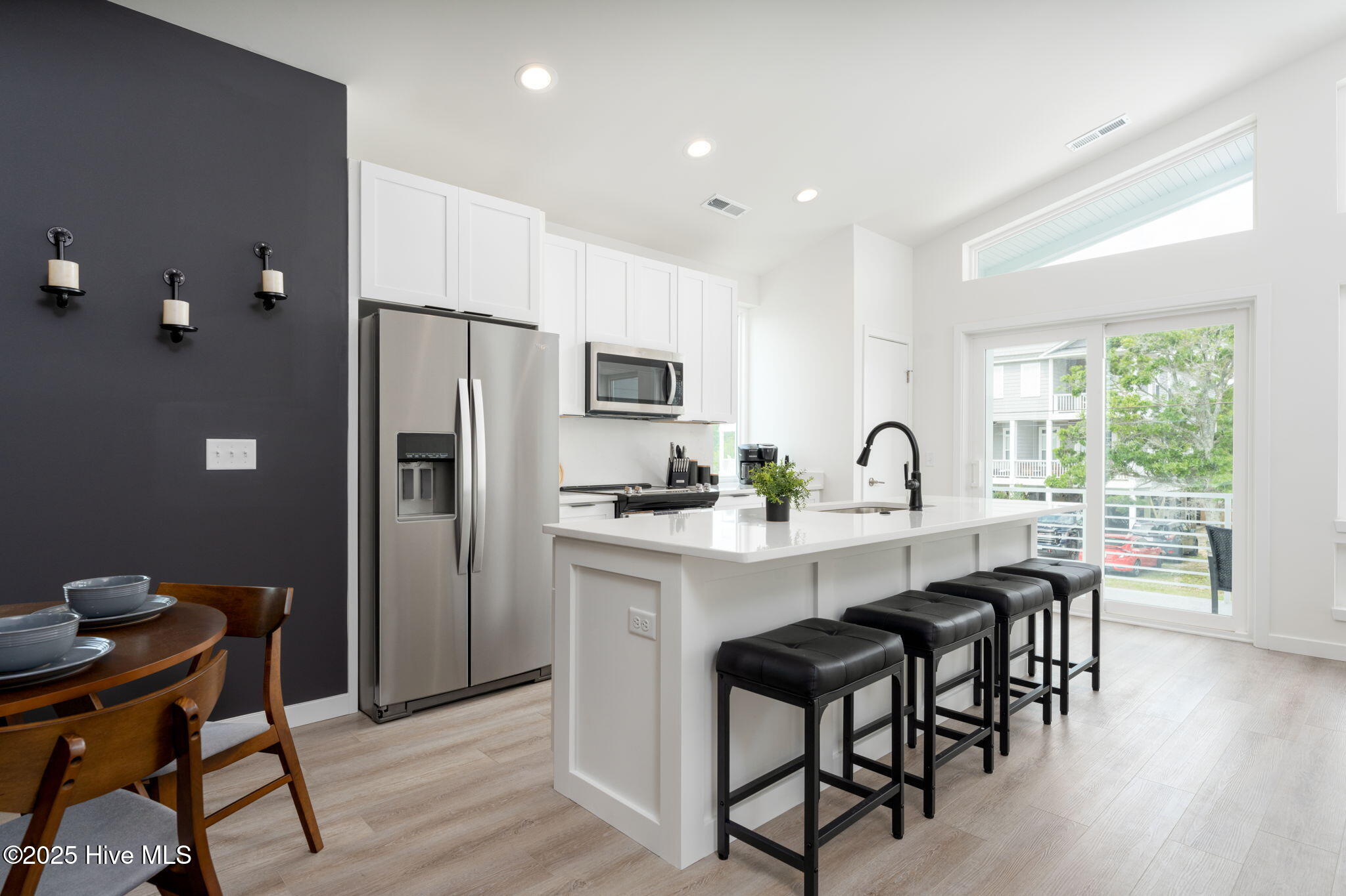 100485156 | Photo 14