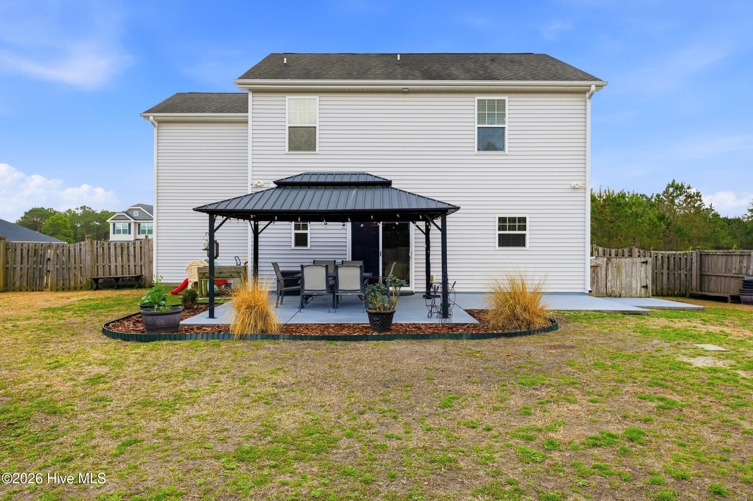 100560210 | Photo 28