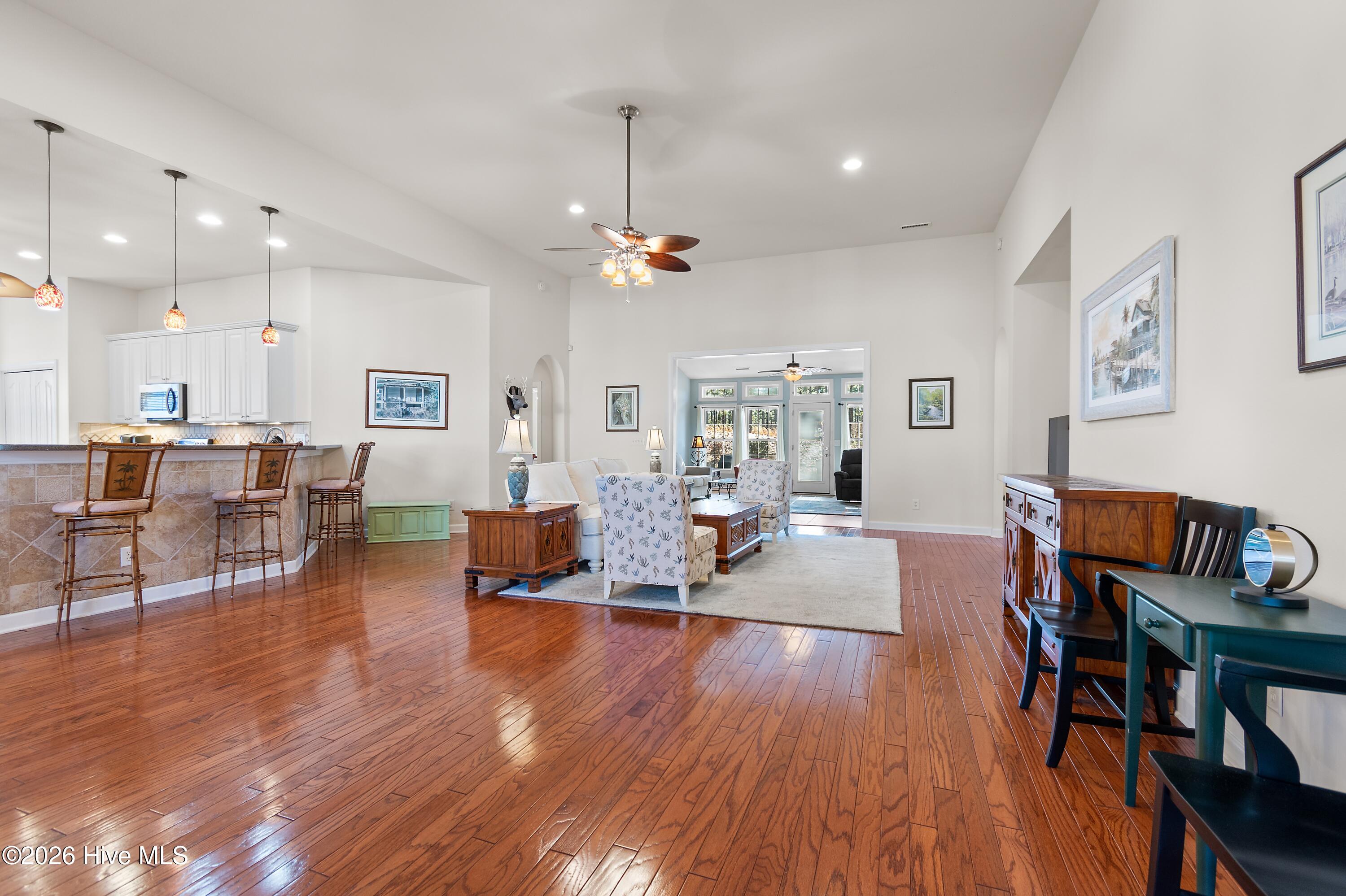 100549811 | Photo 10