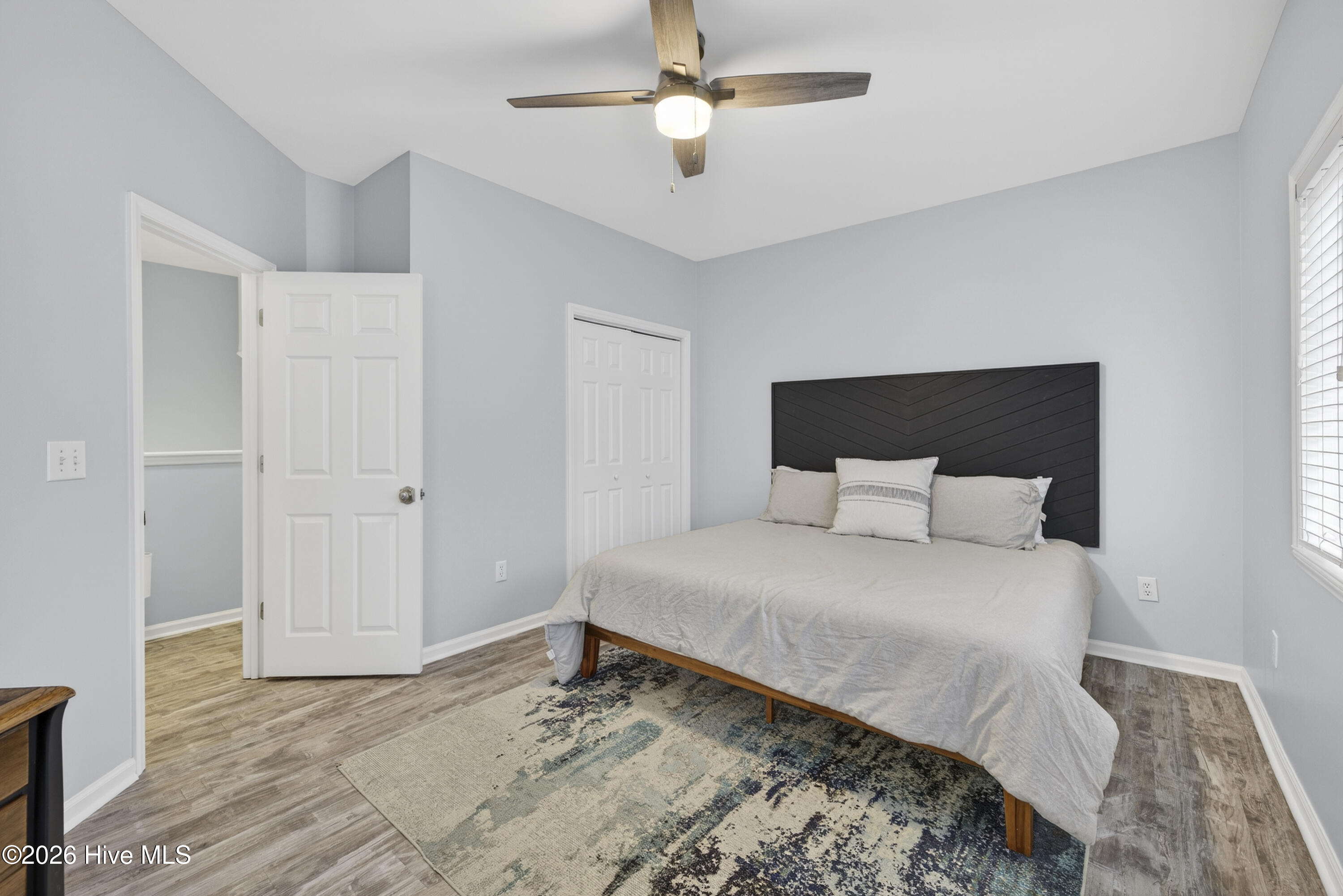 100561786 | Photo 58