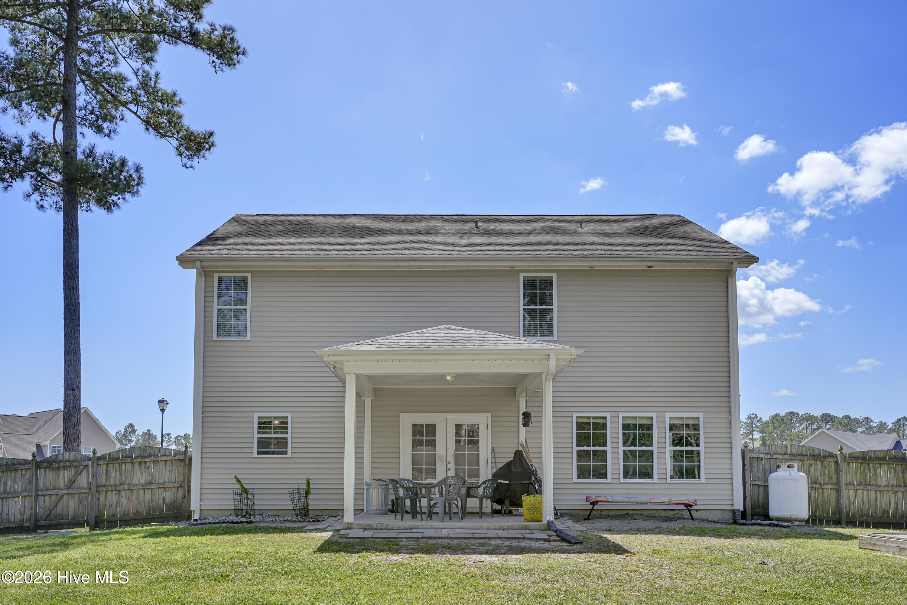 100565660 | Photo 35