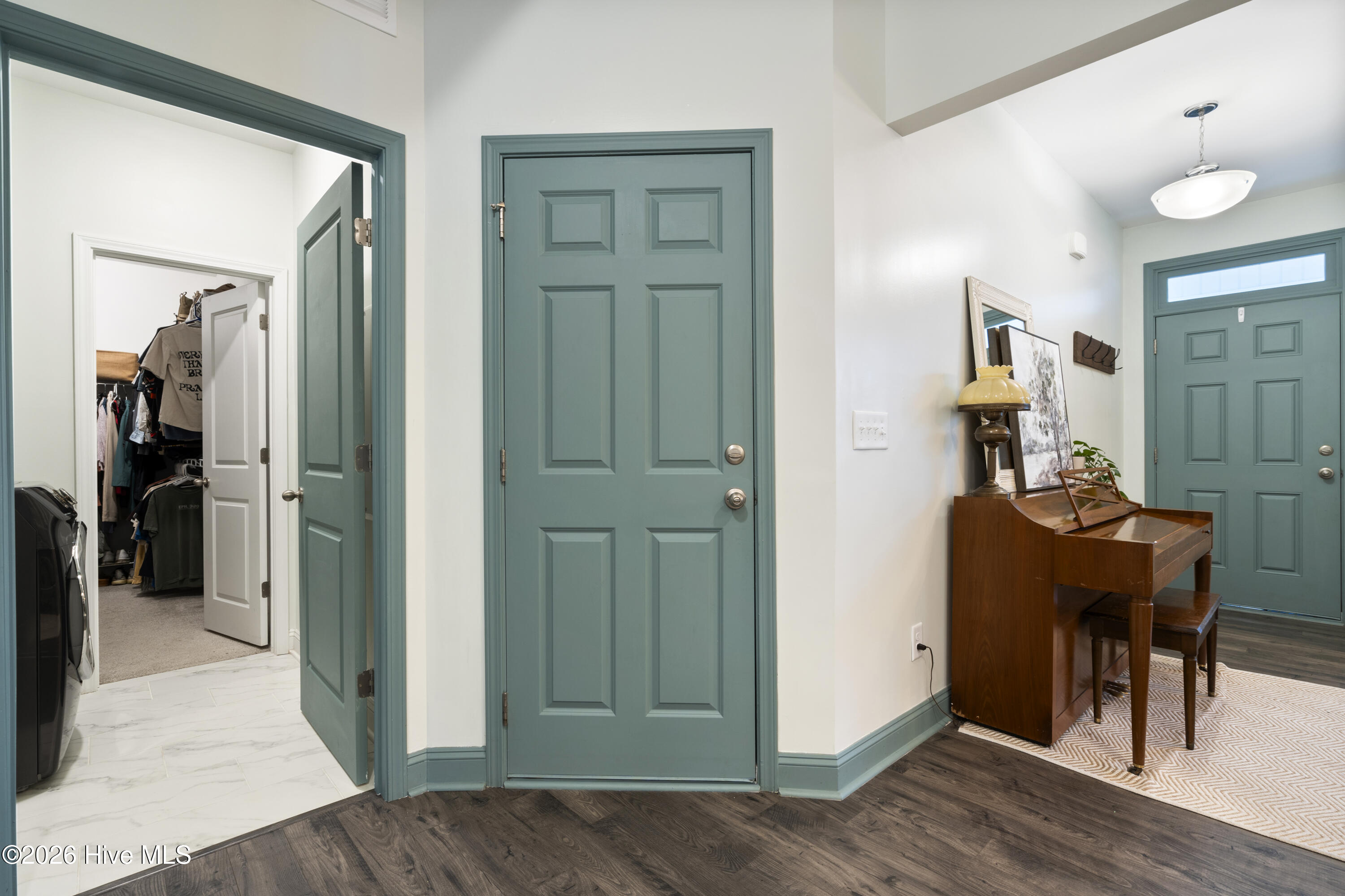 100564295 | Photo 14