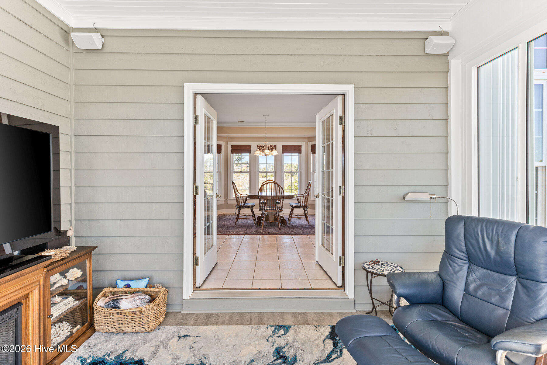 100558042 | Photo 28