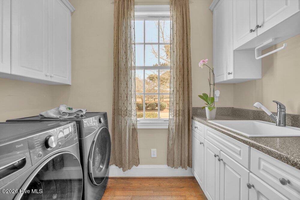 100558006 | Photo 30