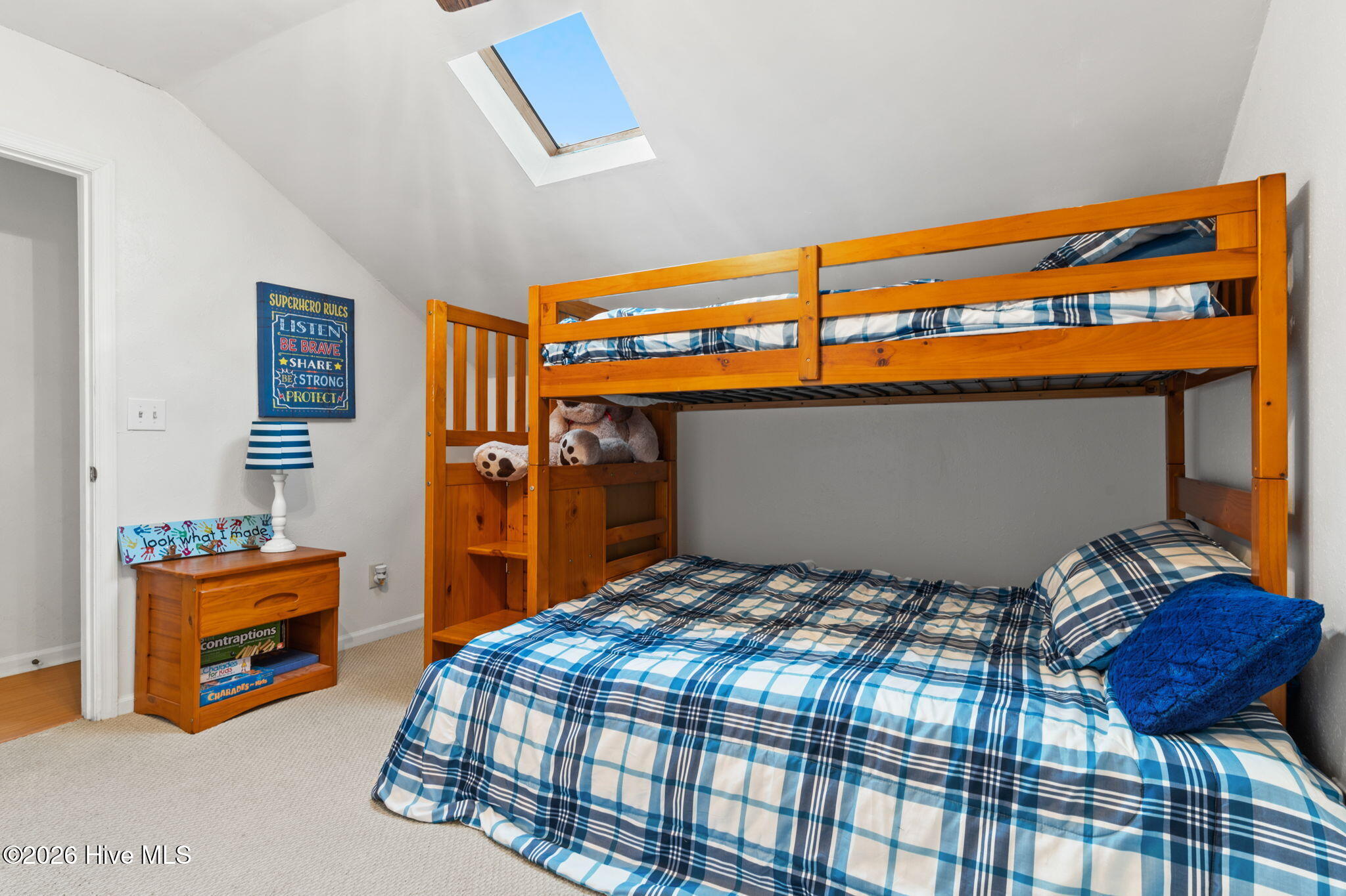 100548707 | Photo 36