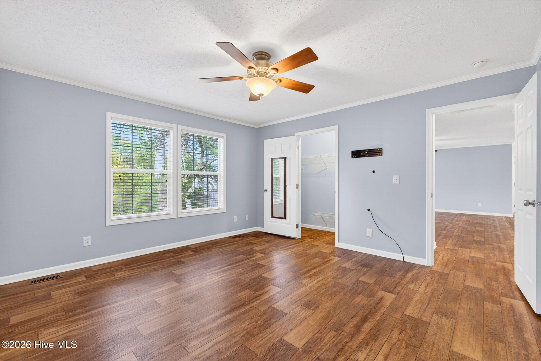 100557070 | Photo 23