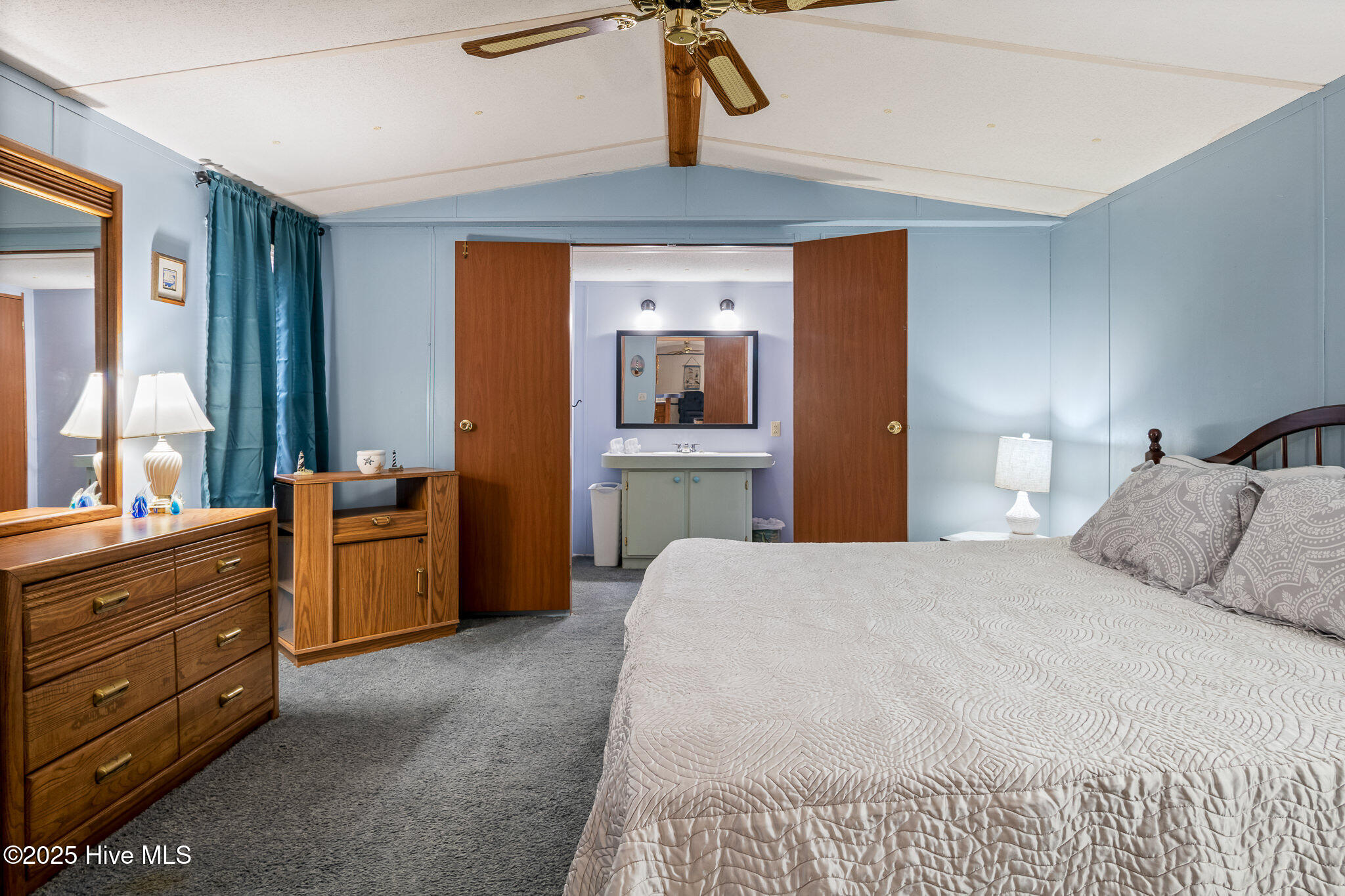 100543182 | Photo 12