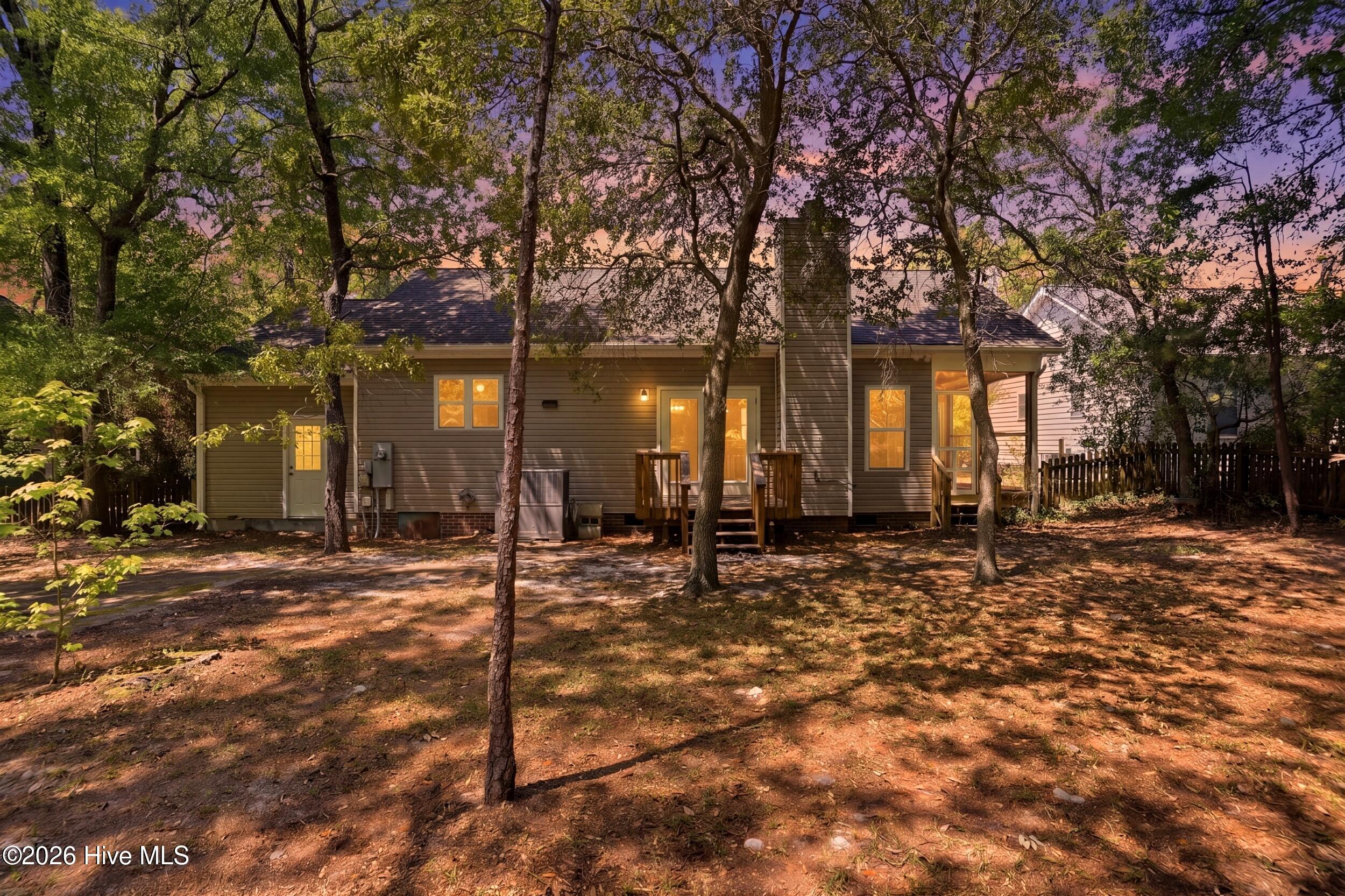 100569296 | Photo 26