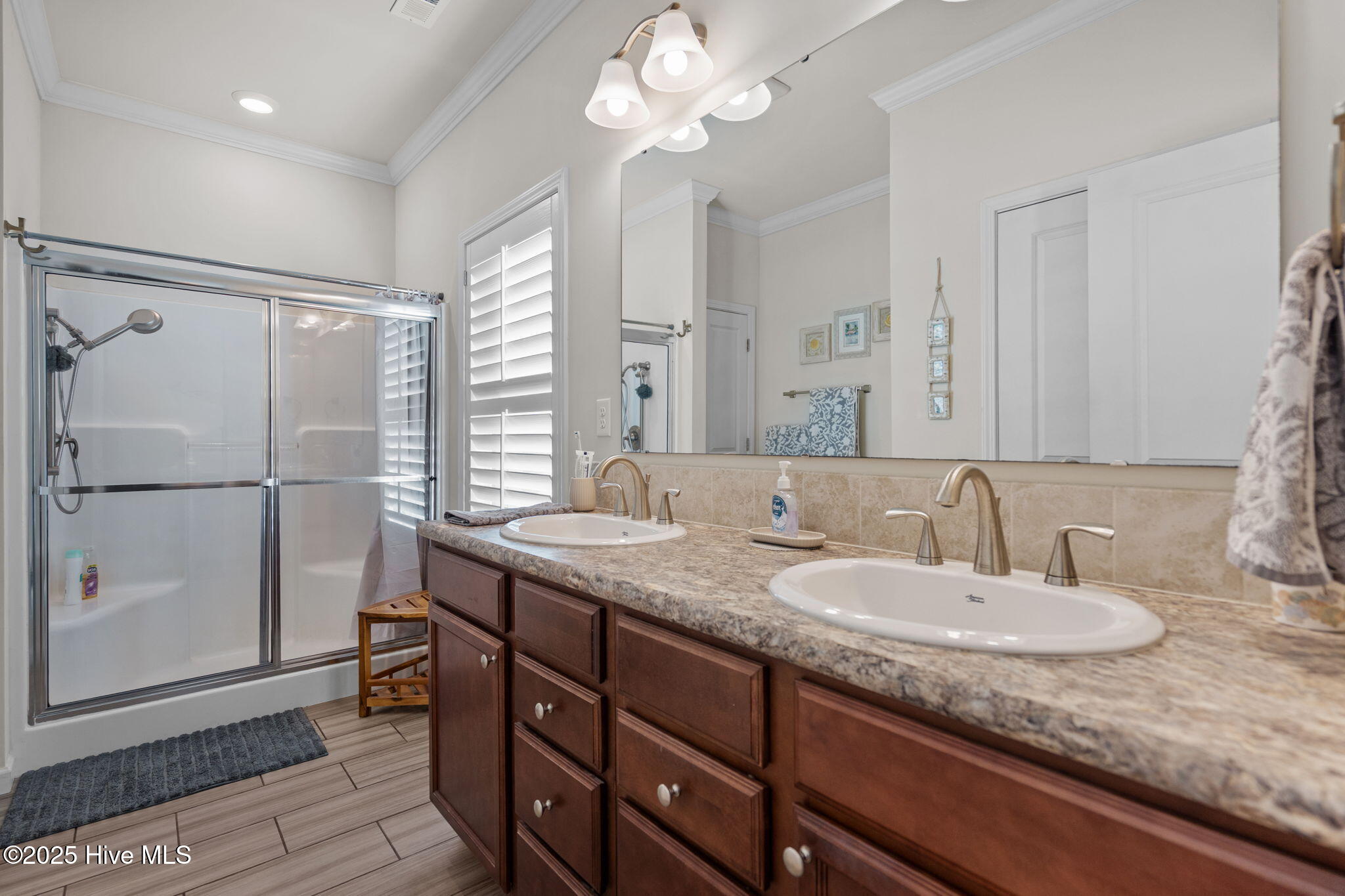 100540020 | Photo 42