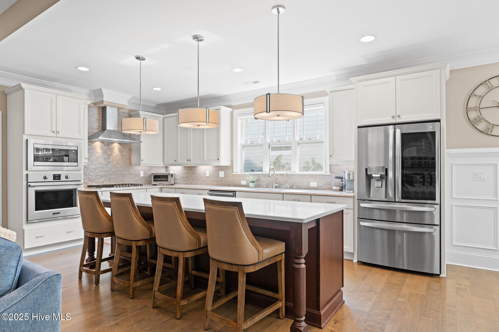 100529487 | Photo 12