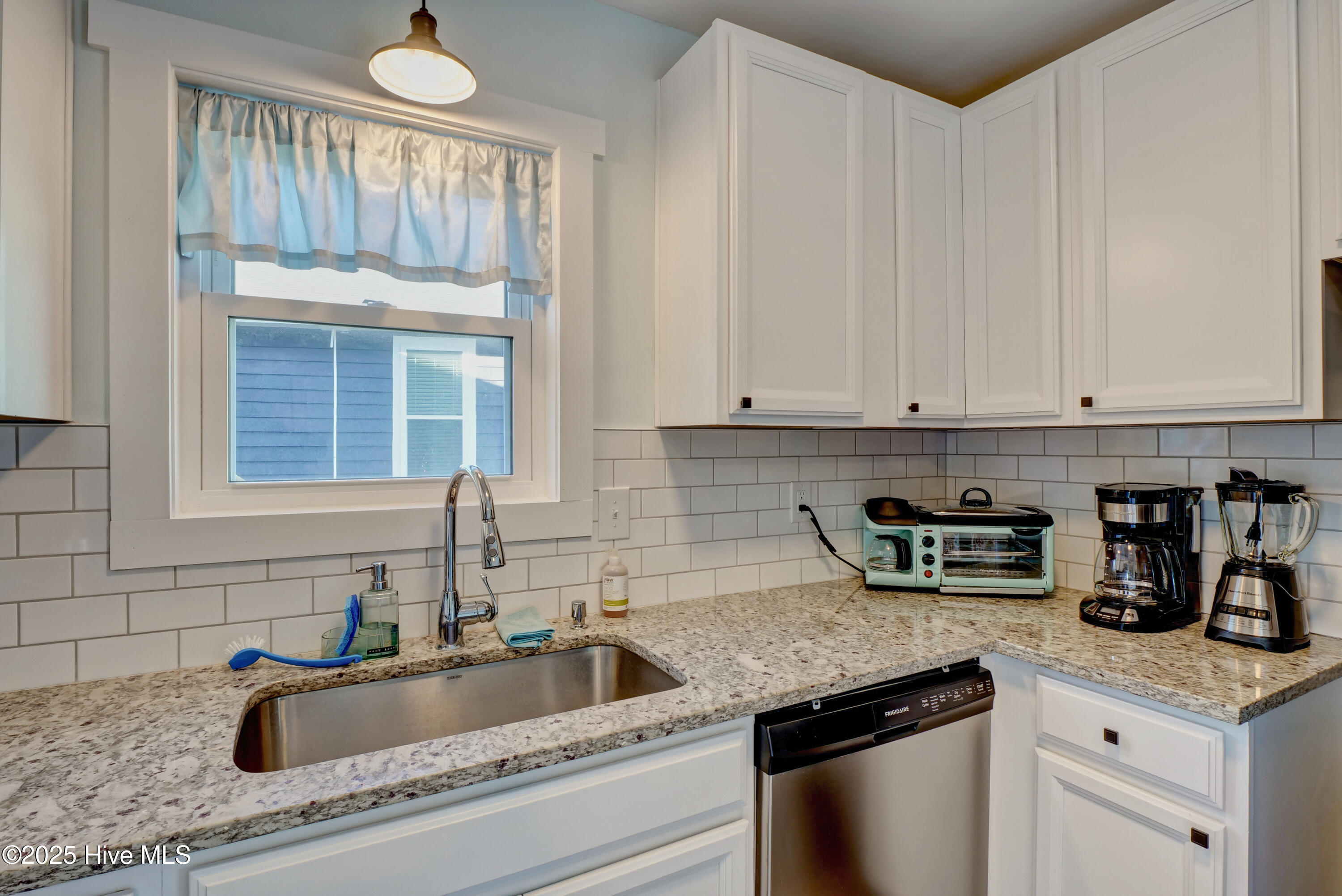 100544426 | Photo 15