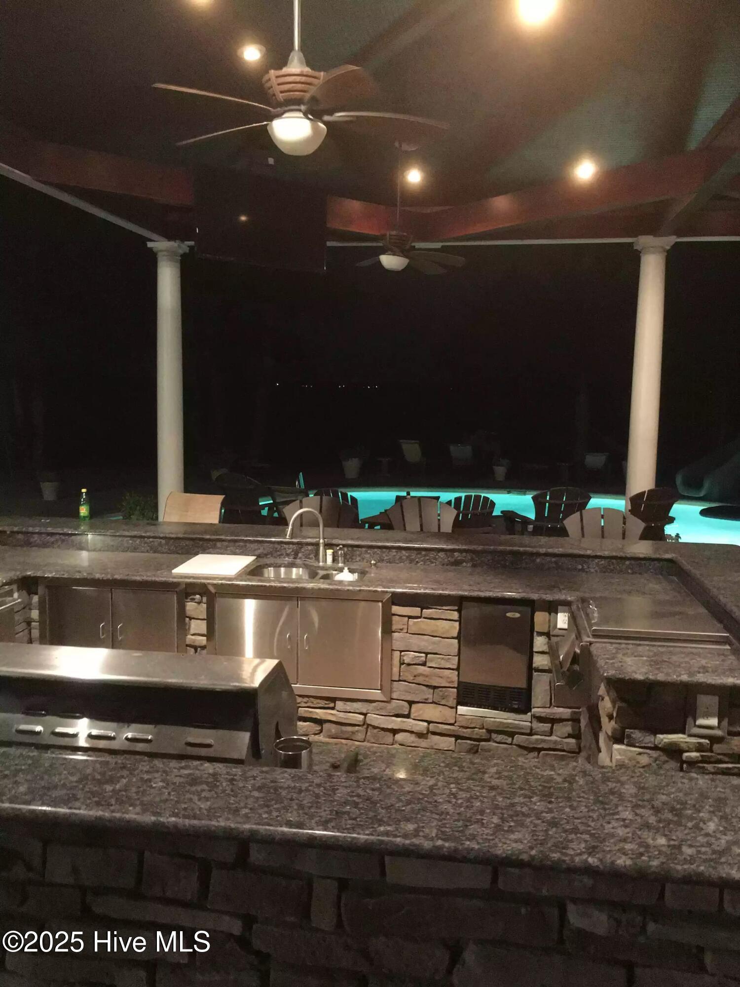 100514130 | Photo 158