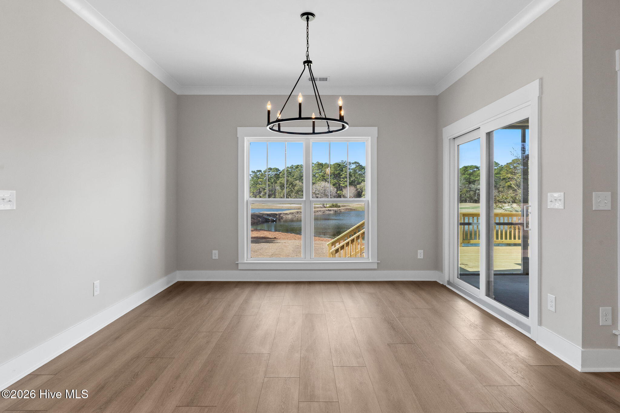 100537581 | Photo 62