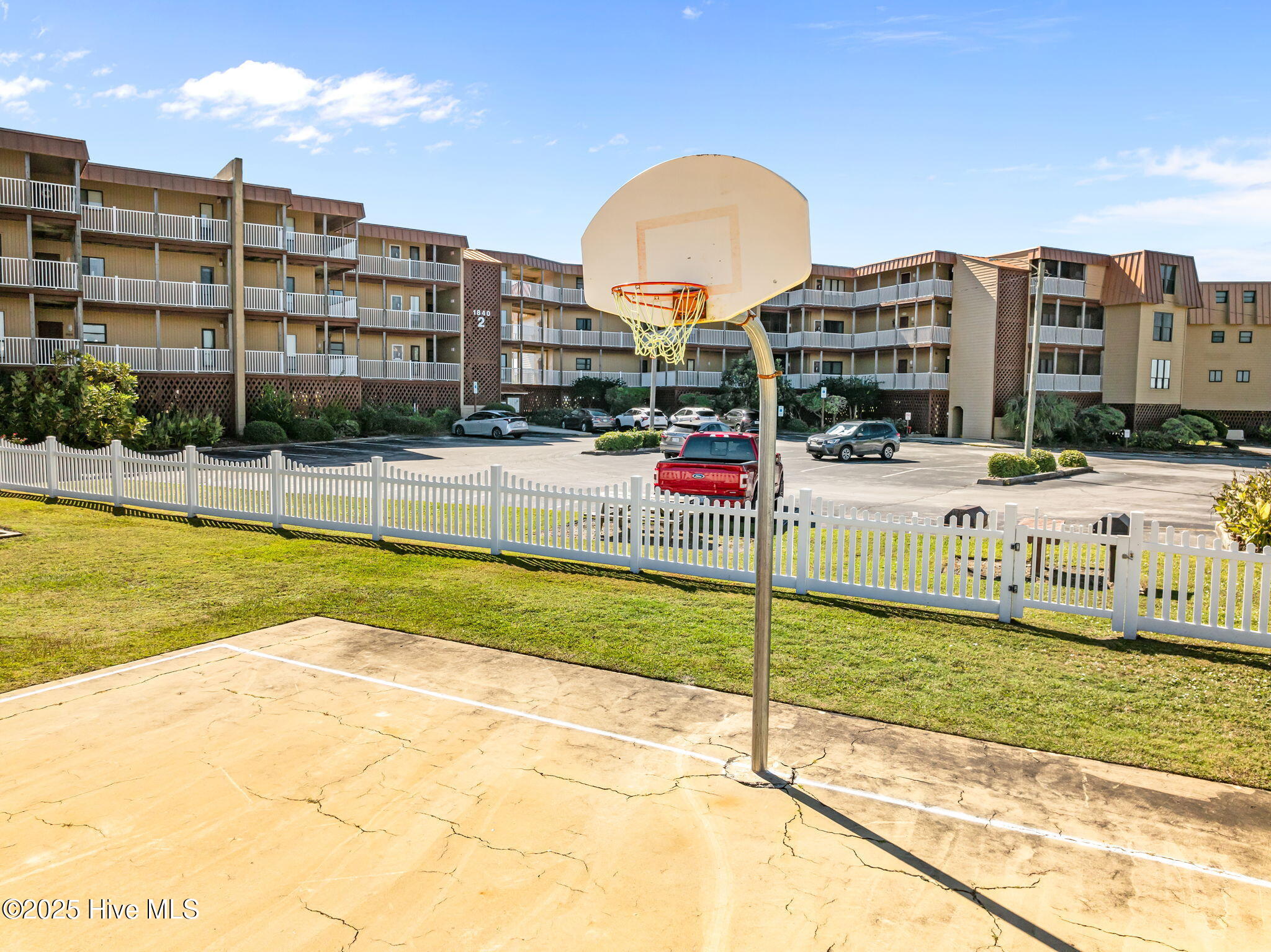 100537273 | Photo 49