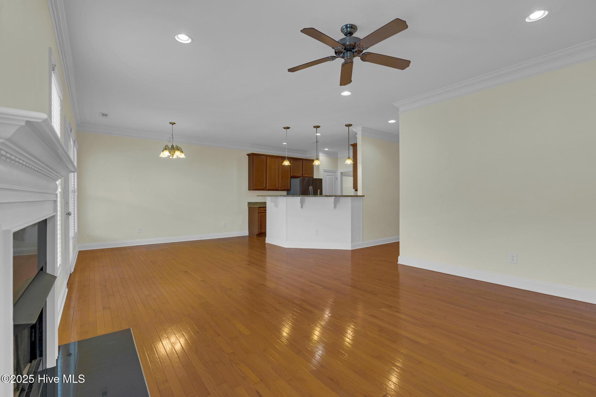 100513832 | Photo 15