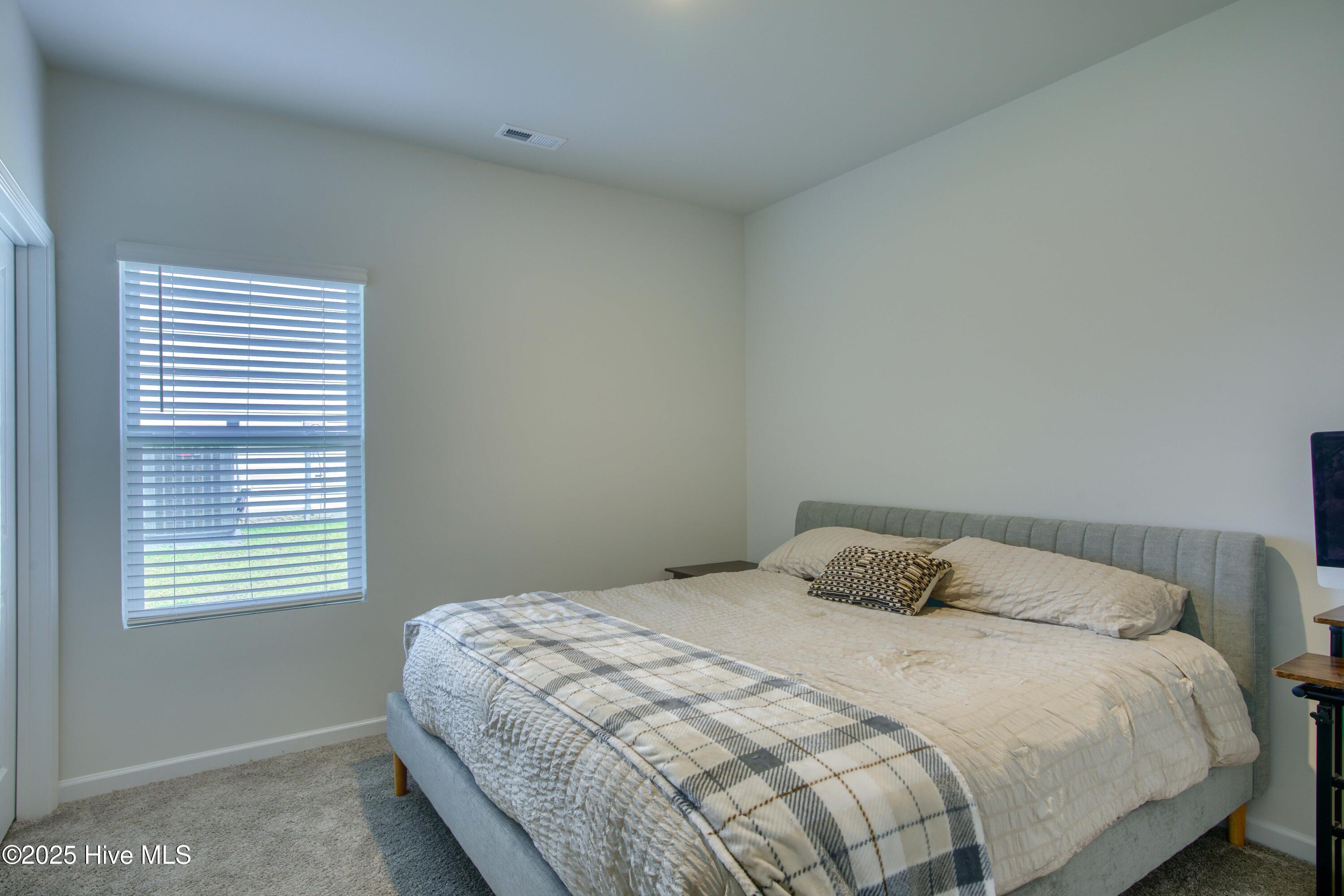 100529140 | Photo 18