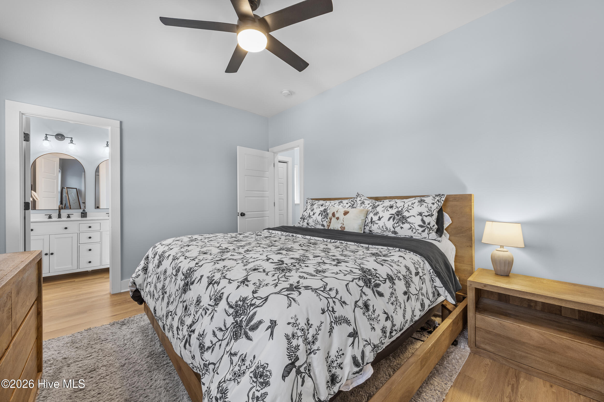 100545207 | Photo 22