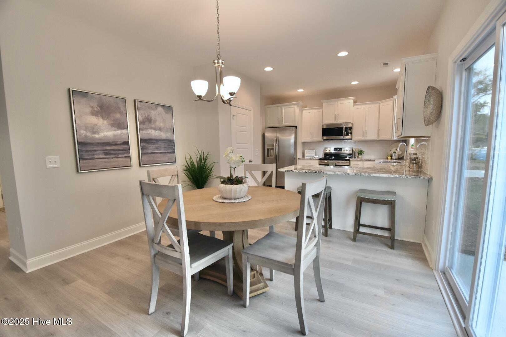 100528883 | Photo 18