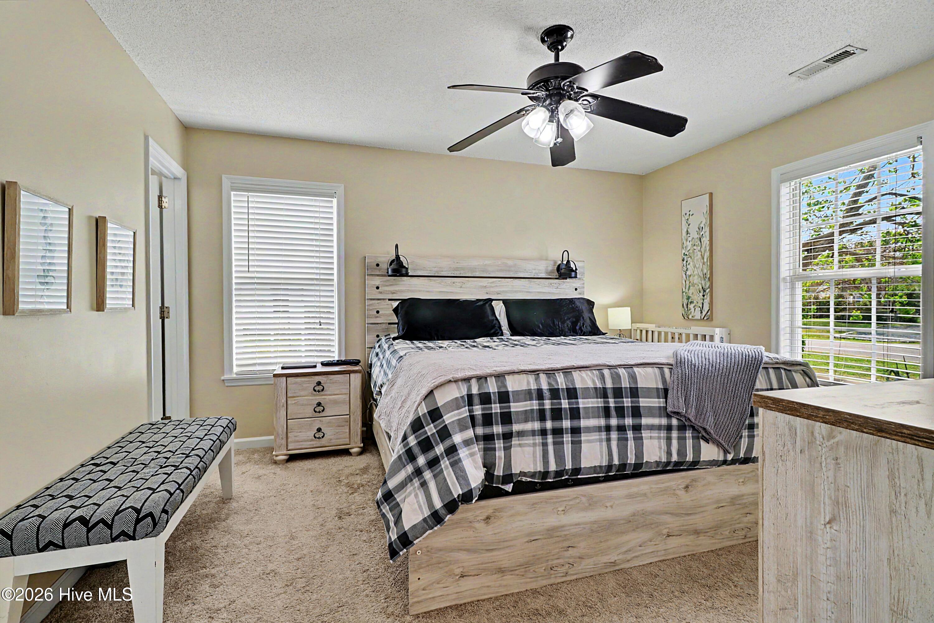 100564636 | Photo 11