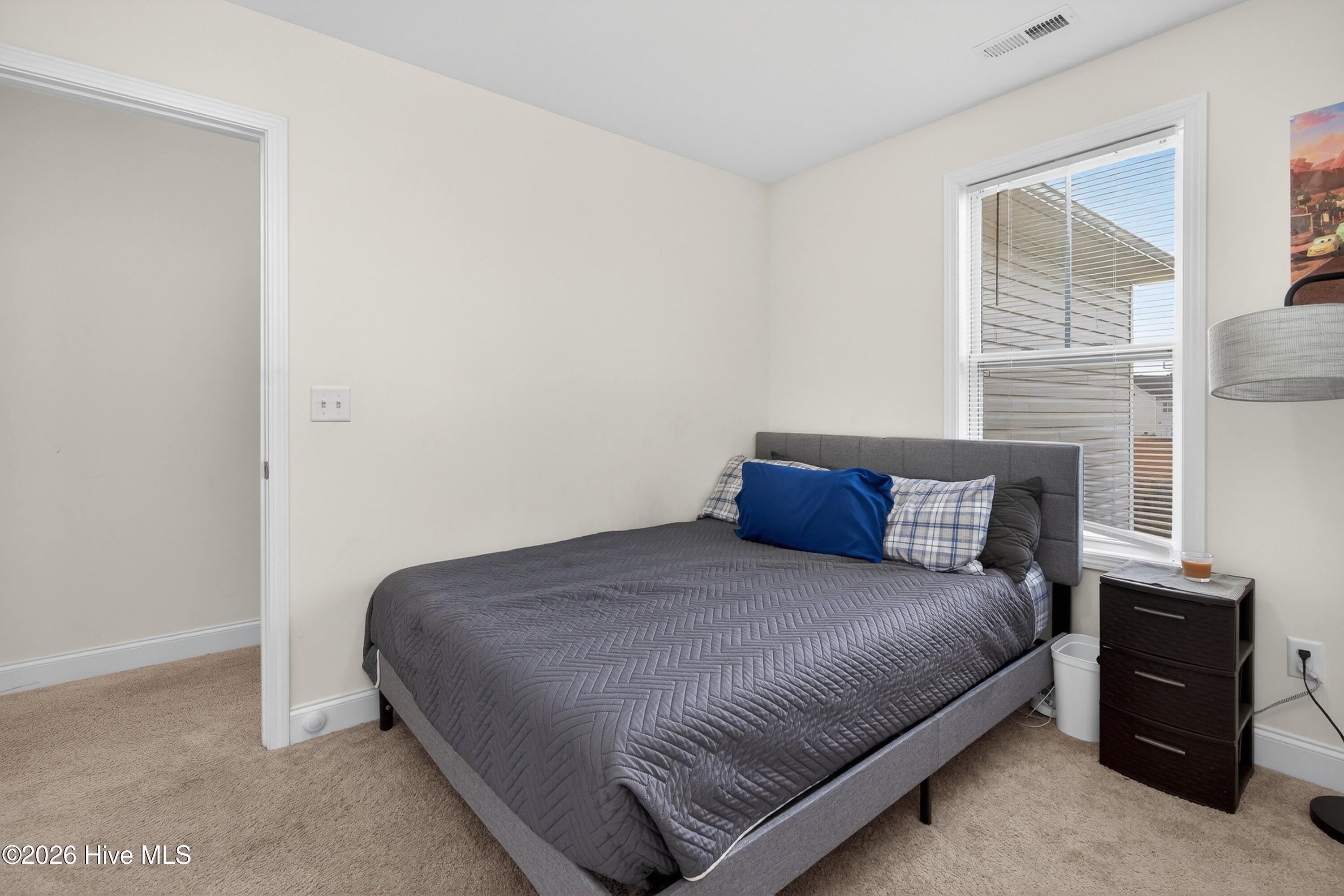 100565414 | Photo 32