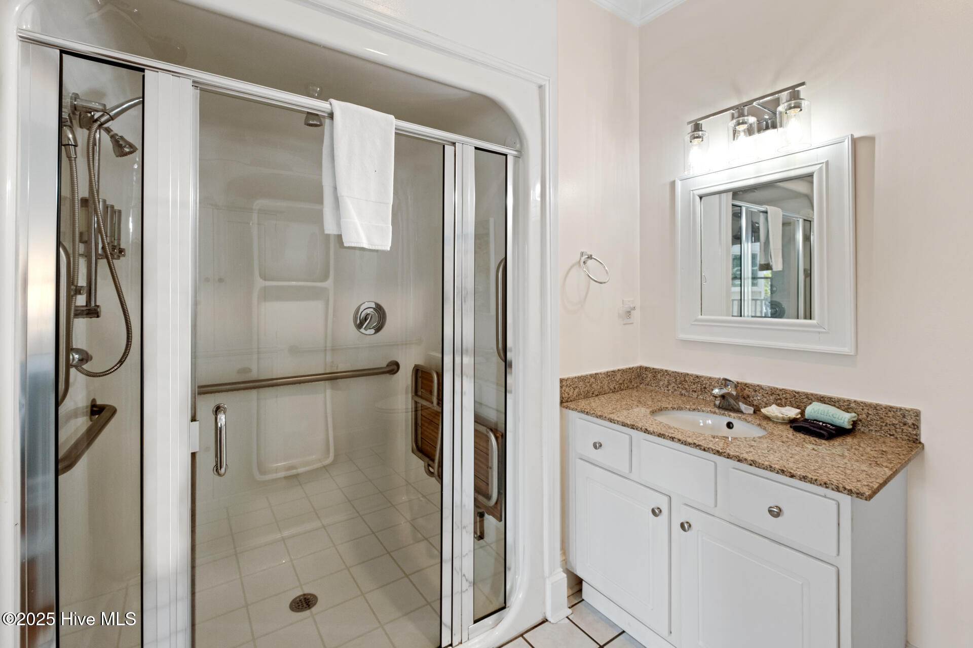 100544527 | Photo 13