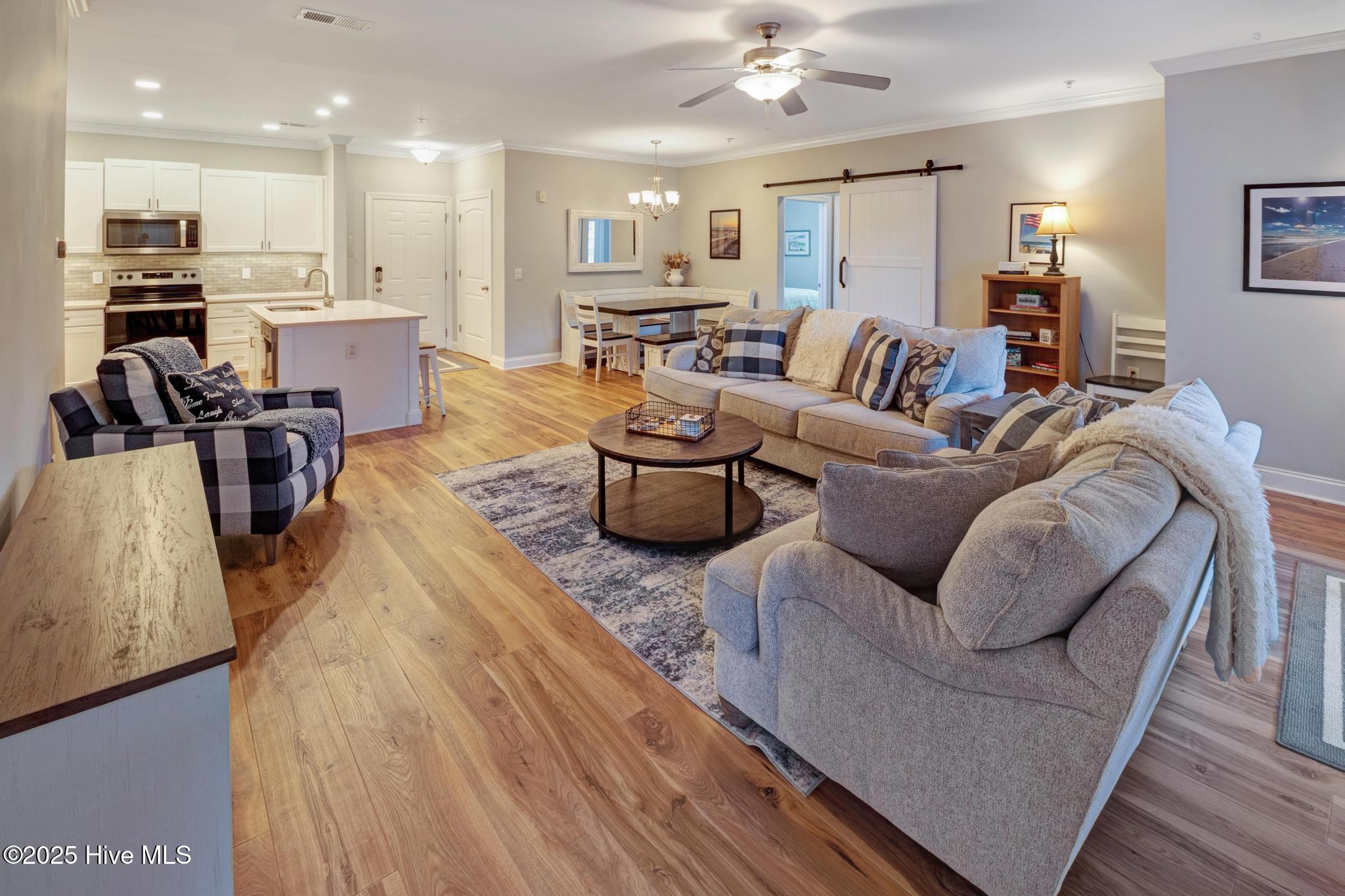 100534929 | Photo 19