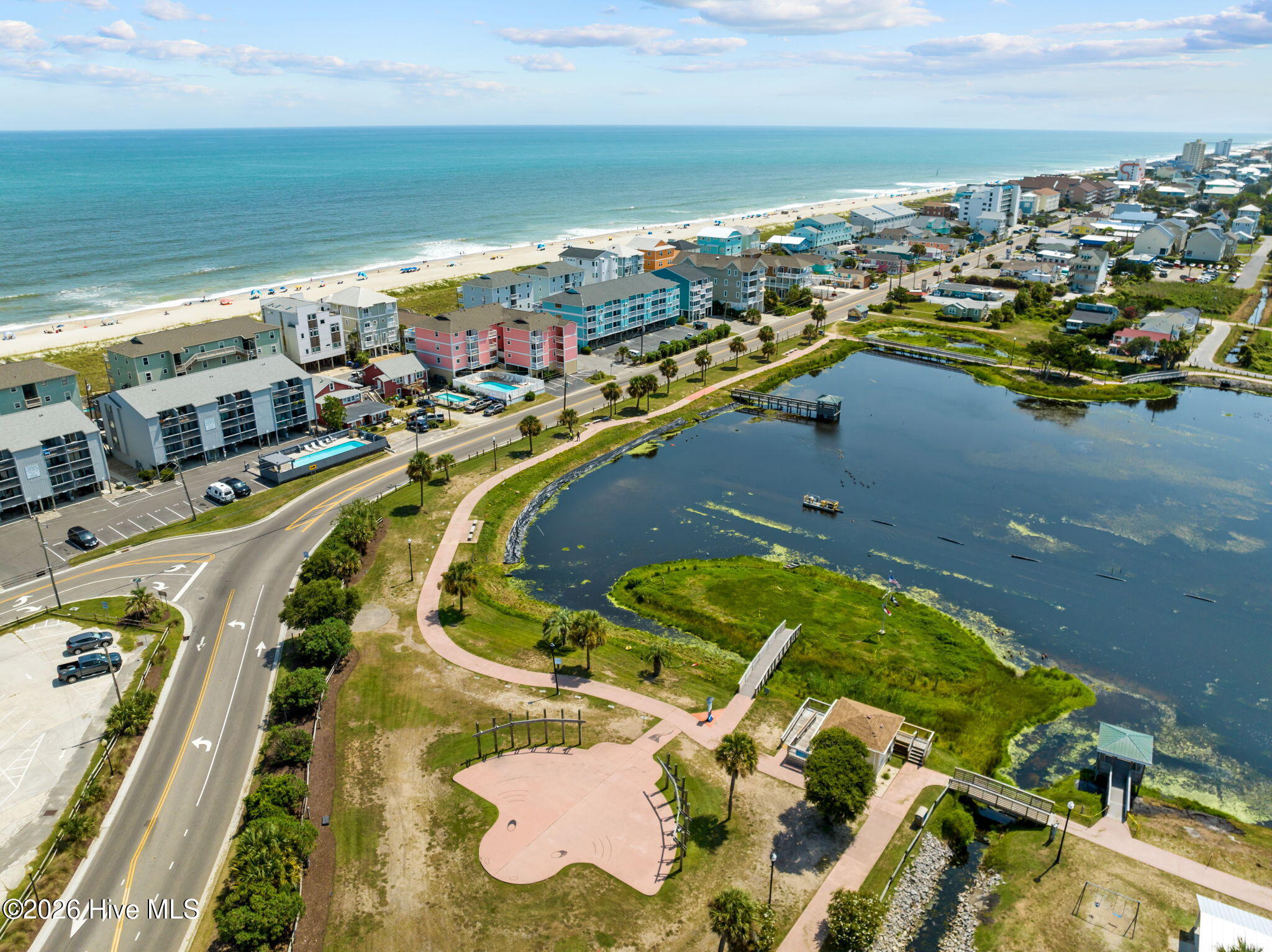 100563786 | Photo 32