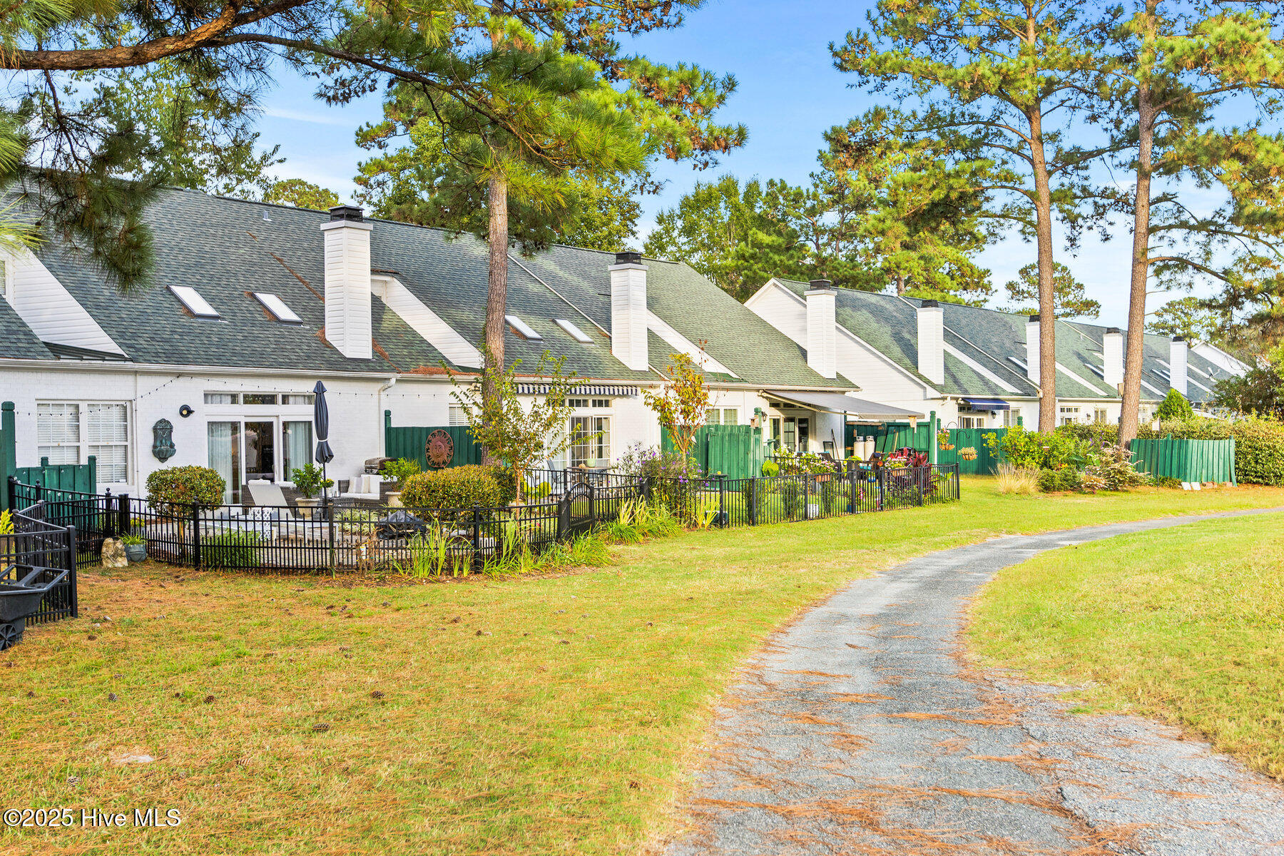 100532404 | Photo 26