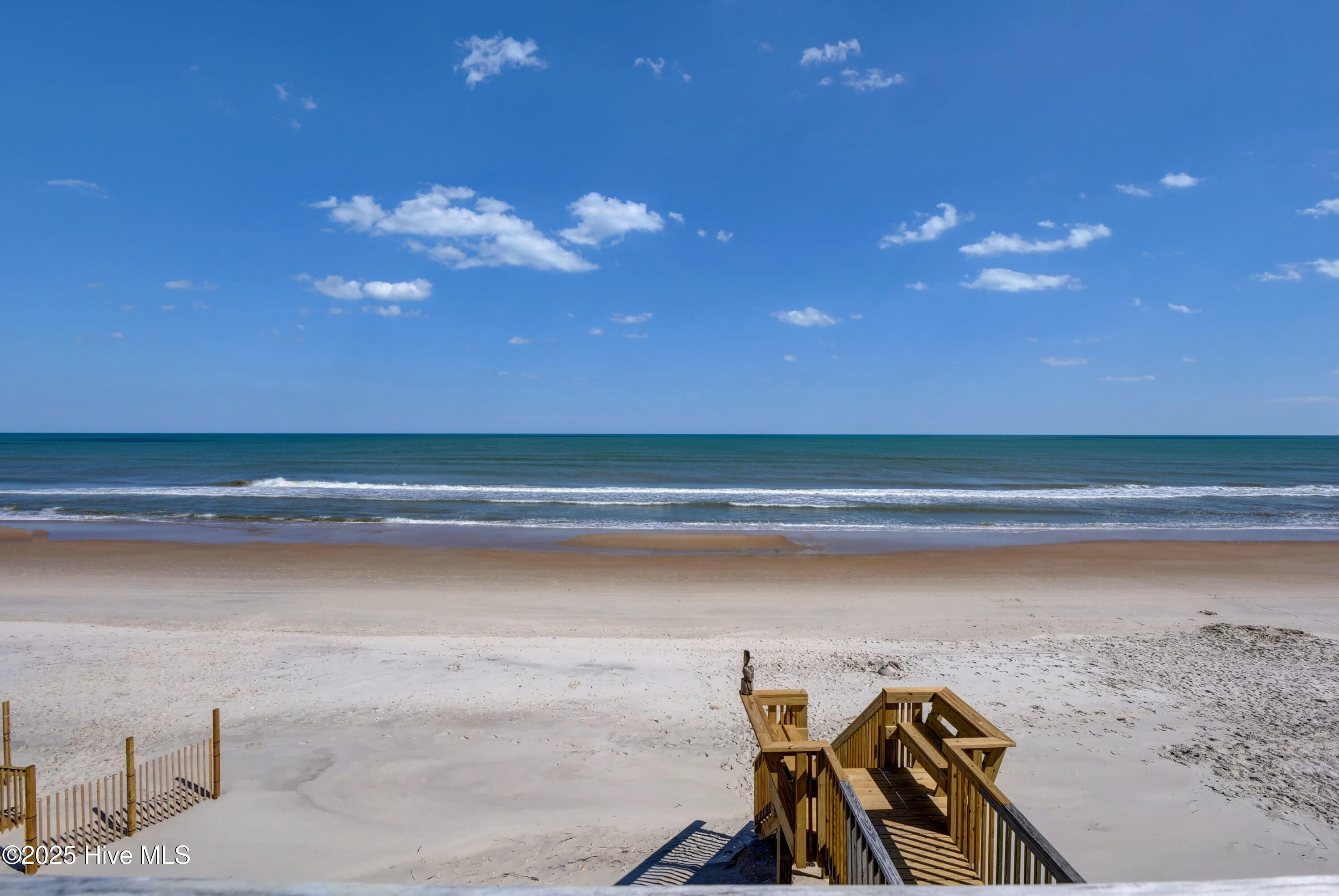 100521295 | Photo 32