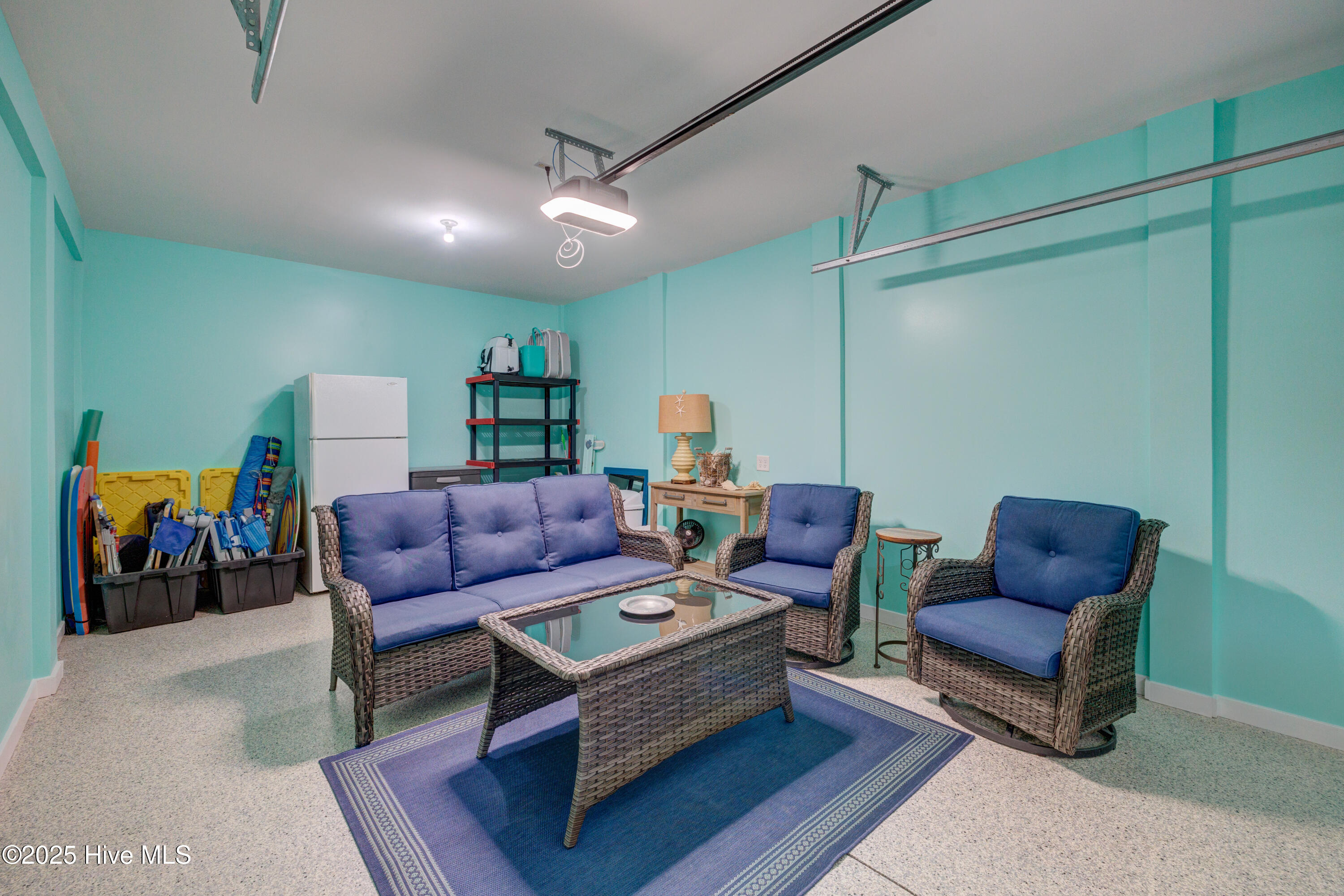 100498855 | Photo 33