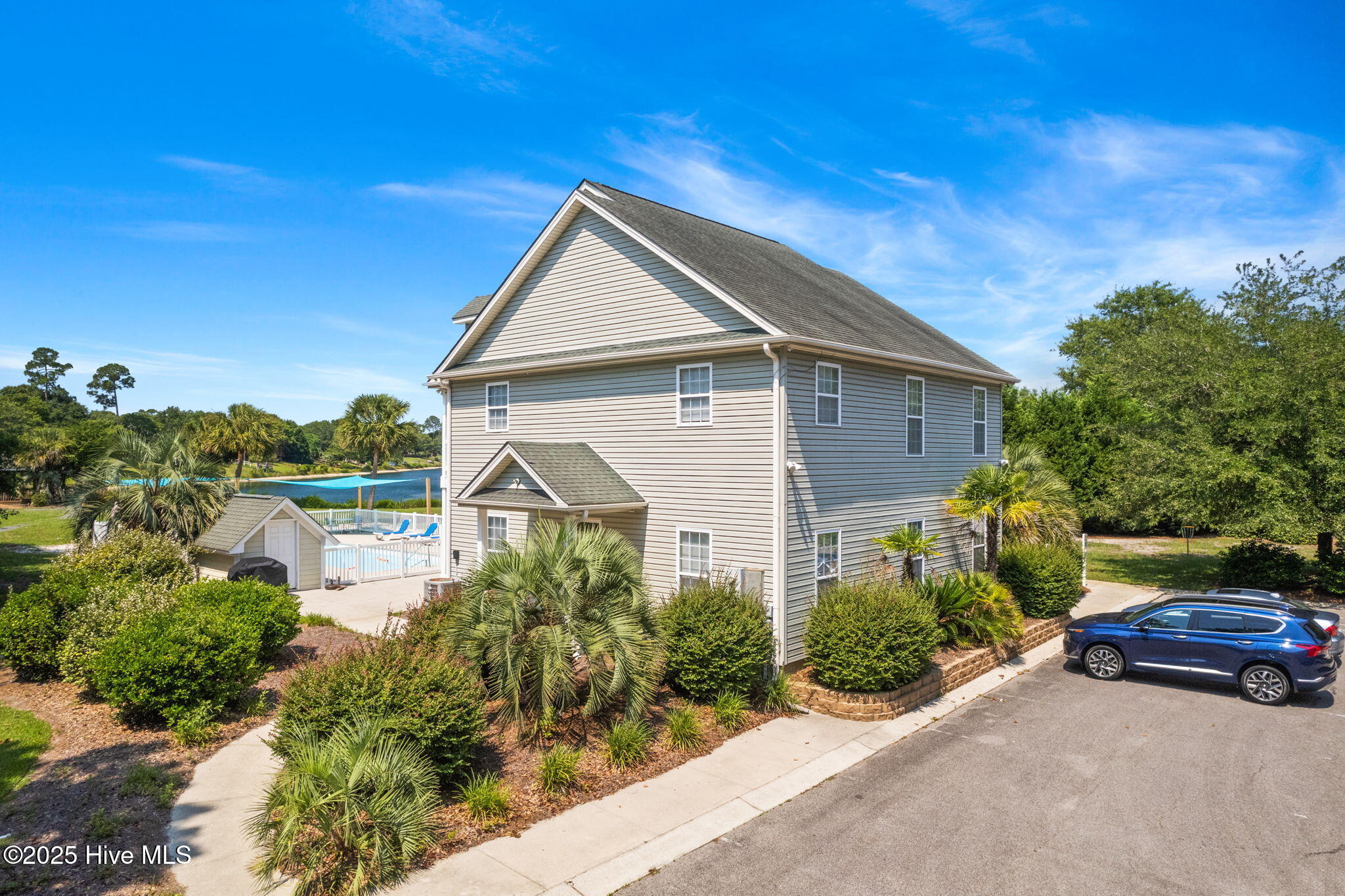 100522413 | Photo 58