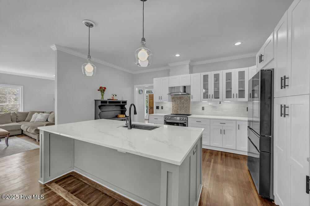 100543426 | Photo 11