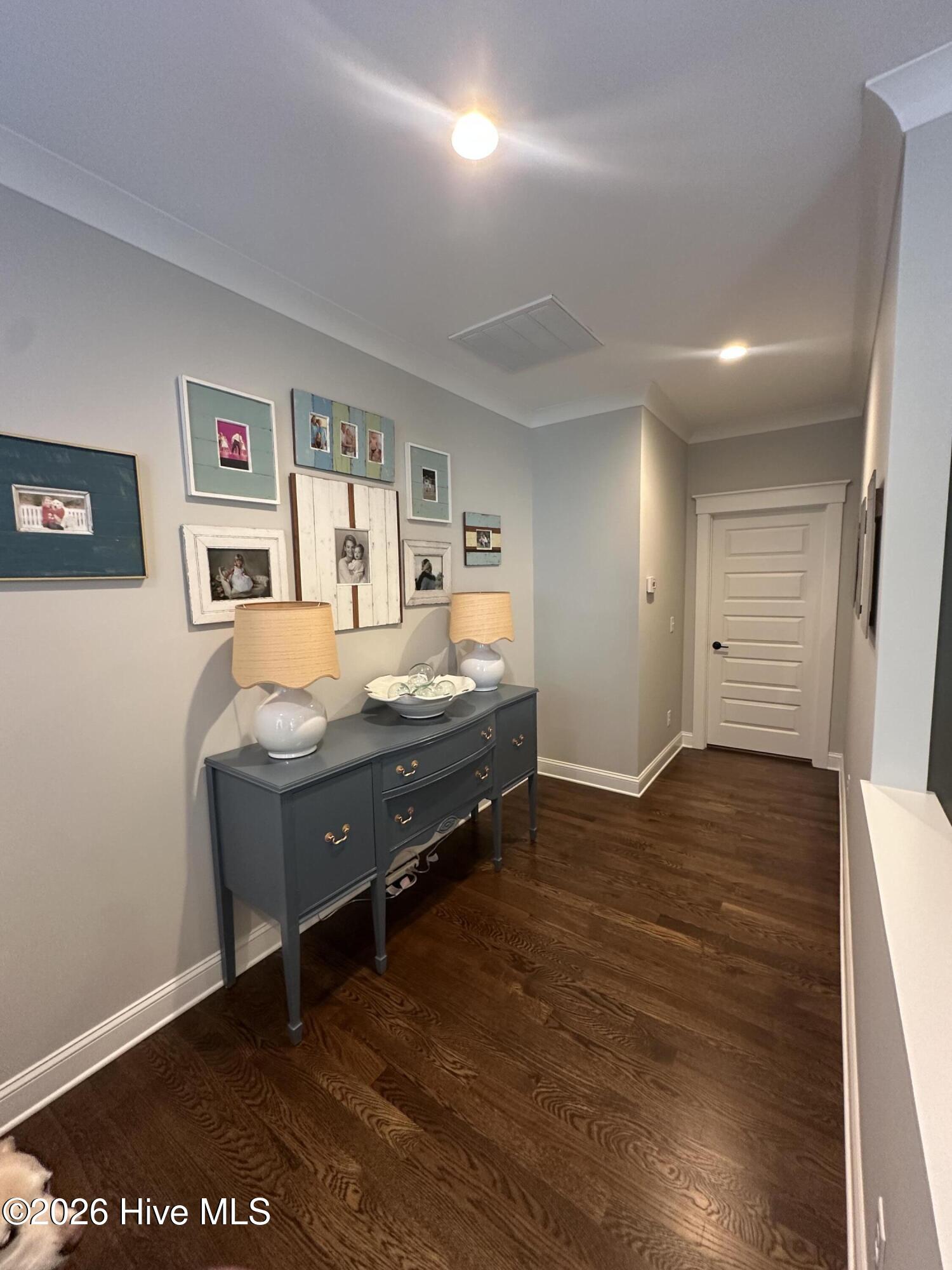 100562108 | Photo 30