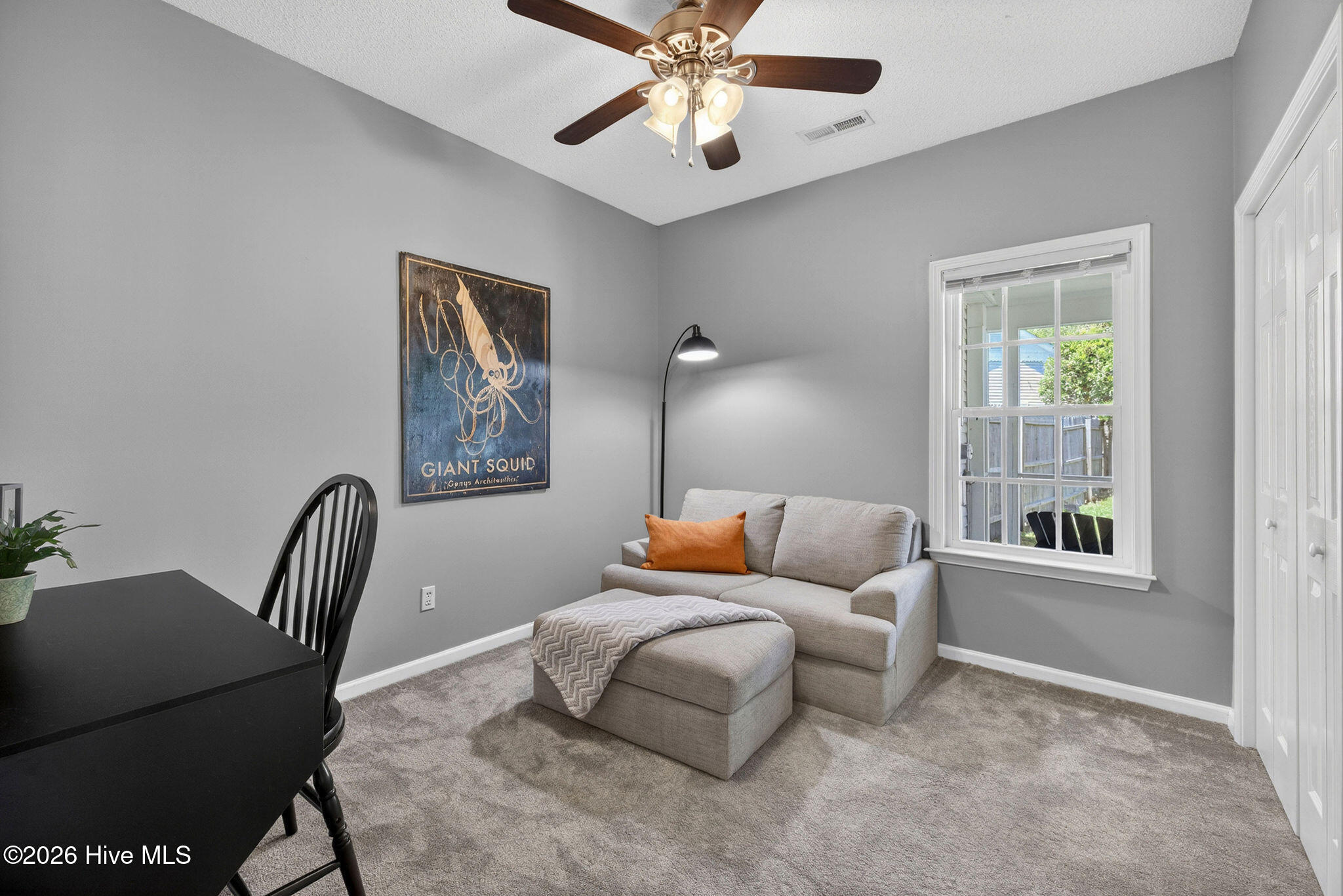 100566327 | Photo 18