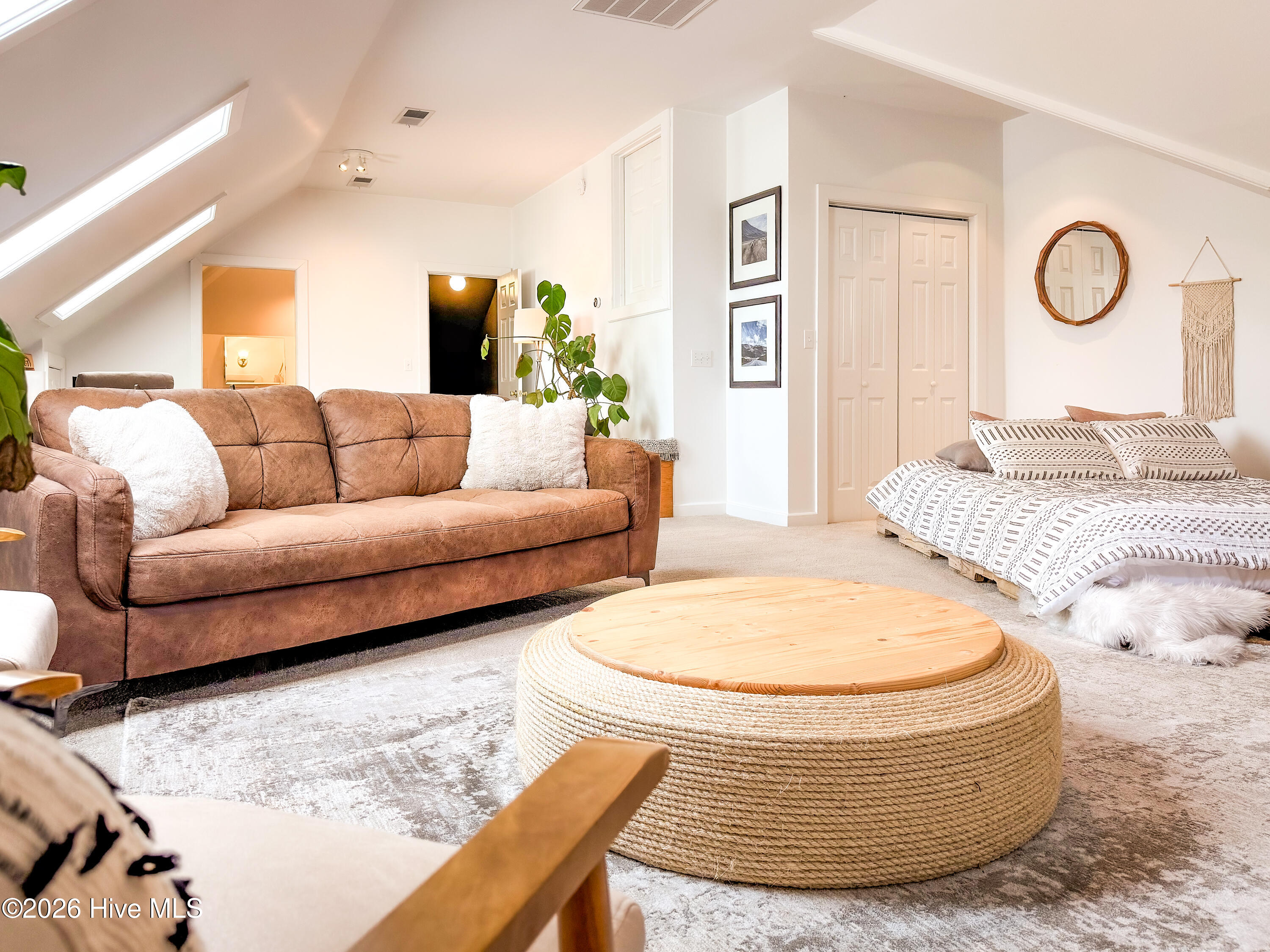 100565169 | Photo 17