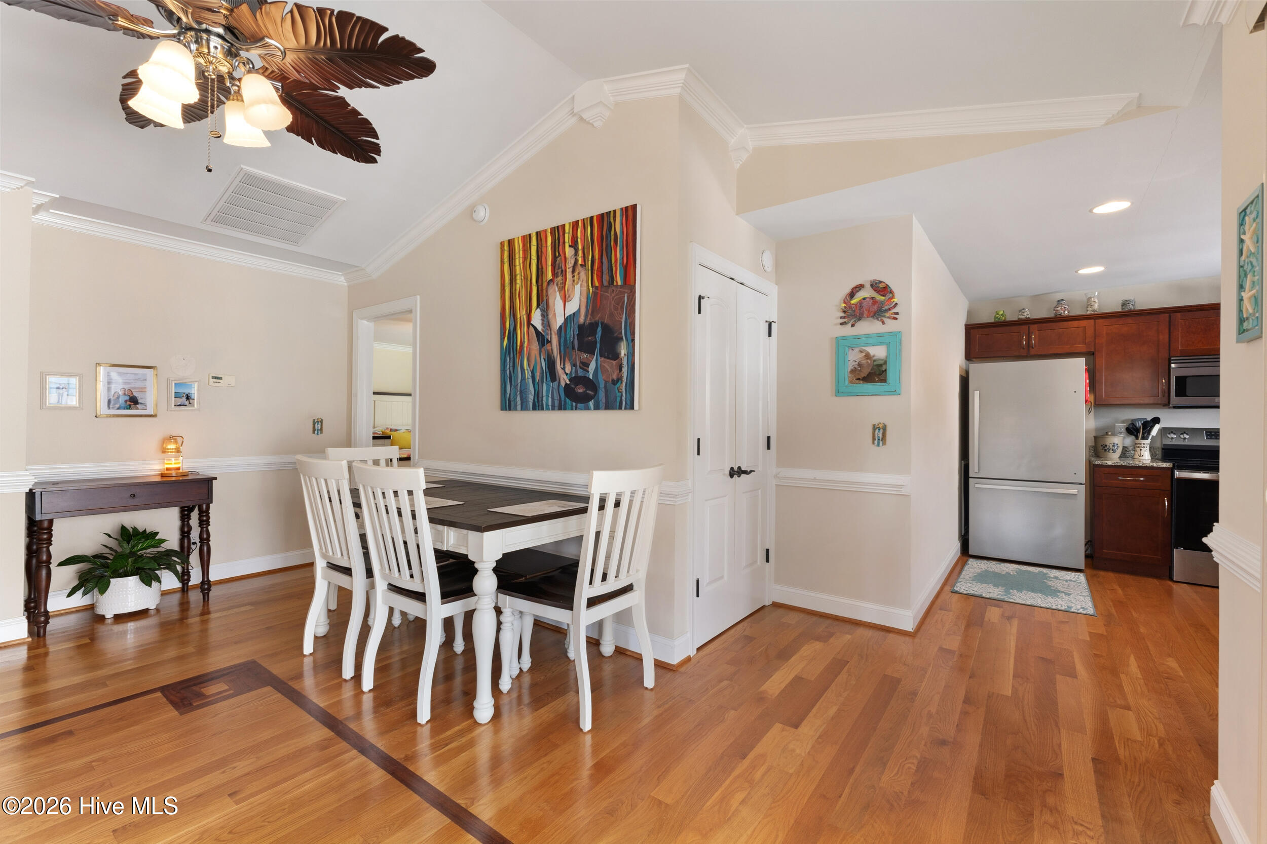 100564508 | Photo 23