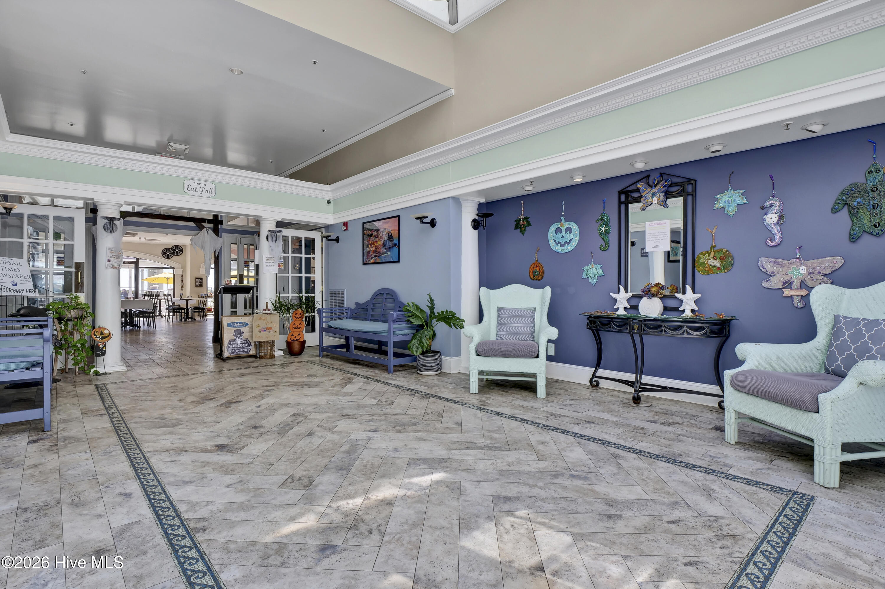 100568144 | Photo 28