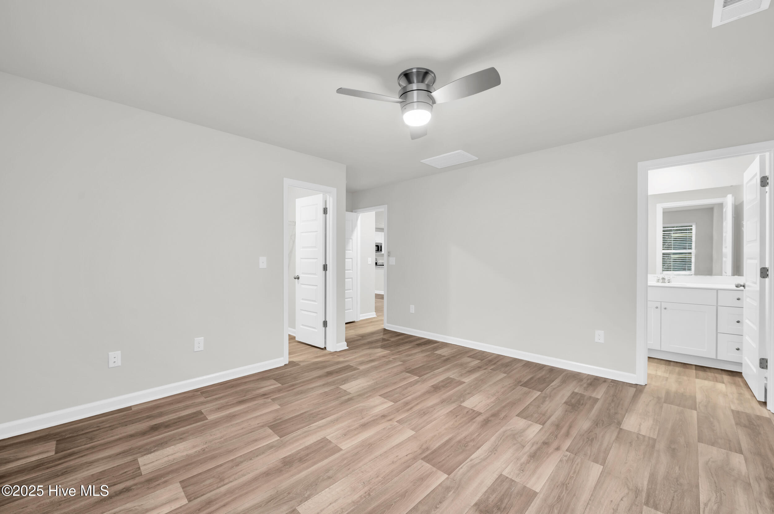 100544665 | Photo 16