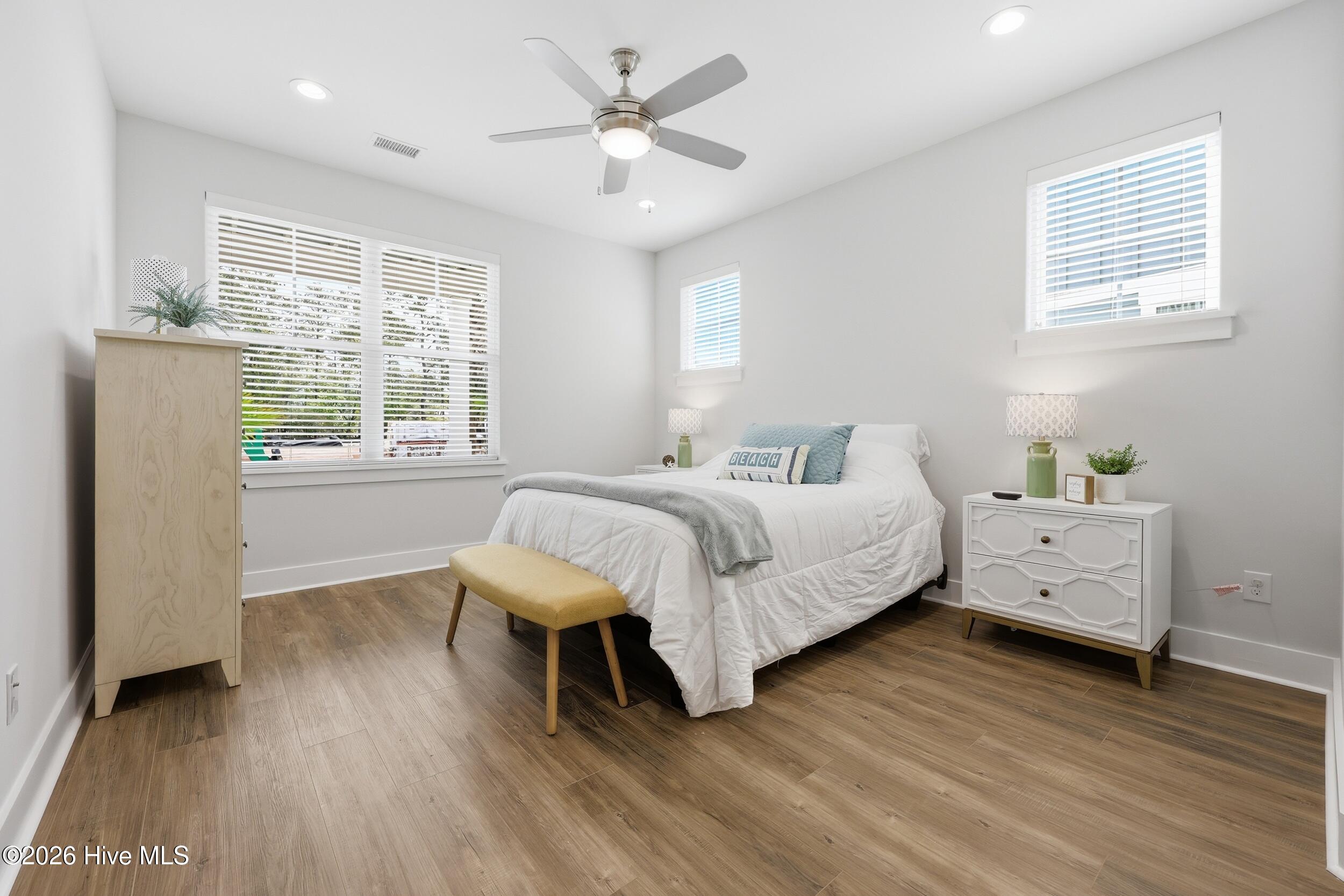 100564588 | Photo 12