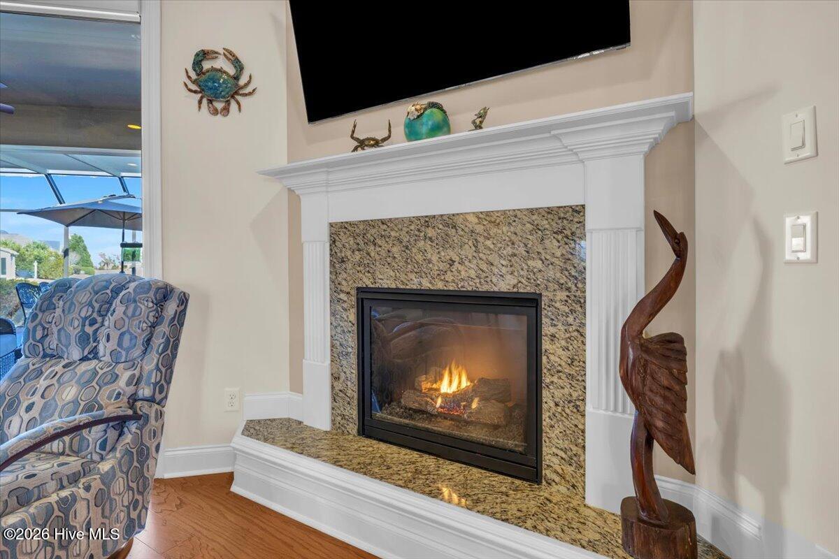 100553917 | Photo 15