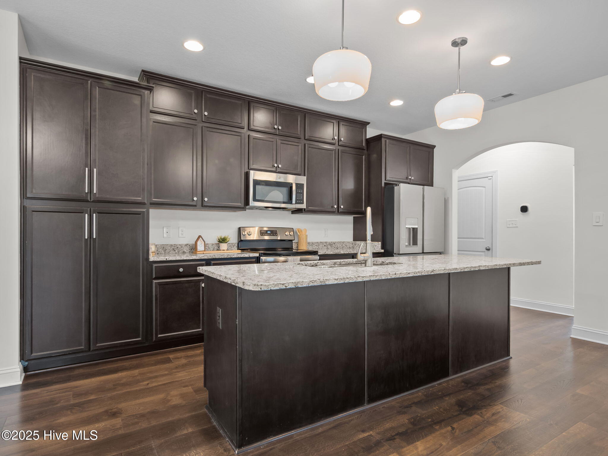 100536873 | Photo 12