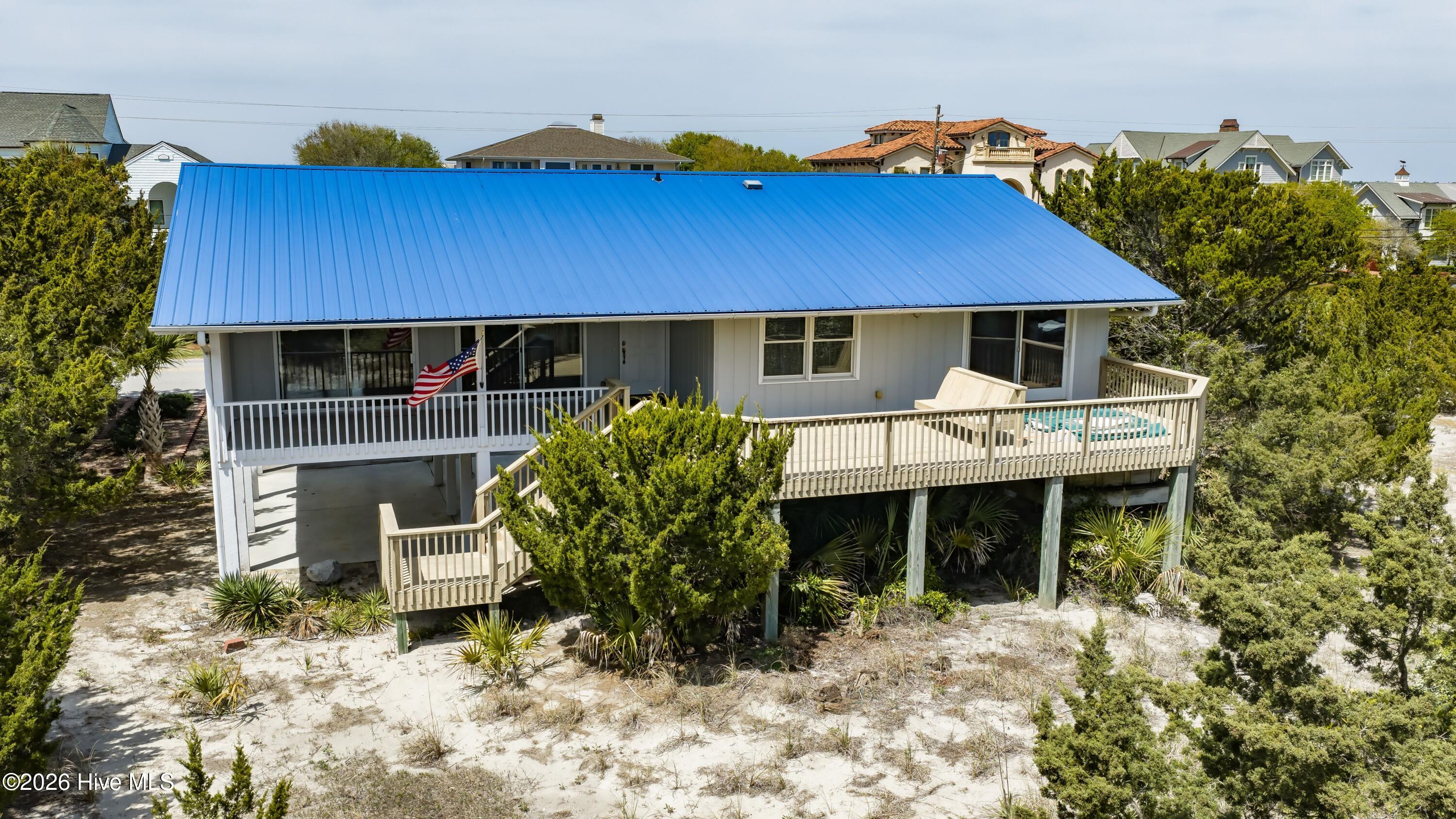 100565989 | Photo 29