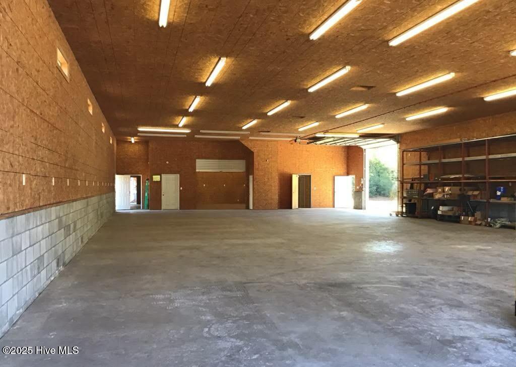 100547219 | Photo 65