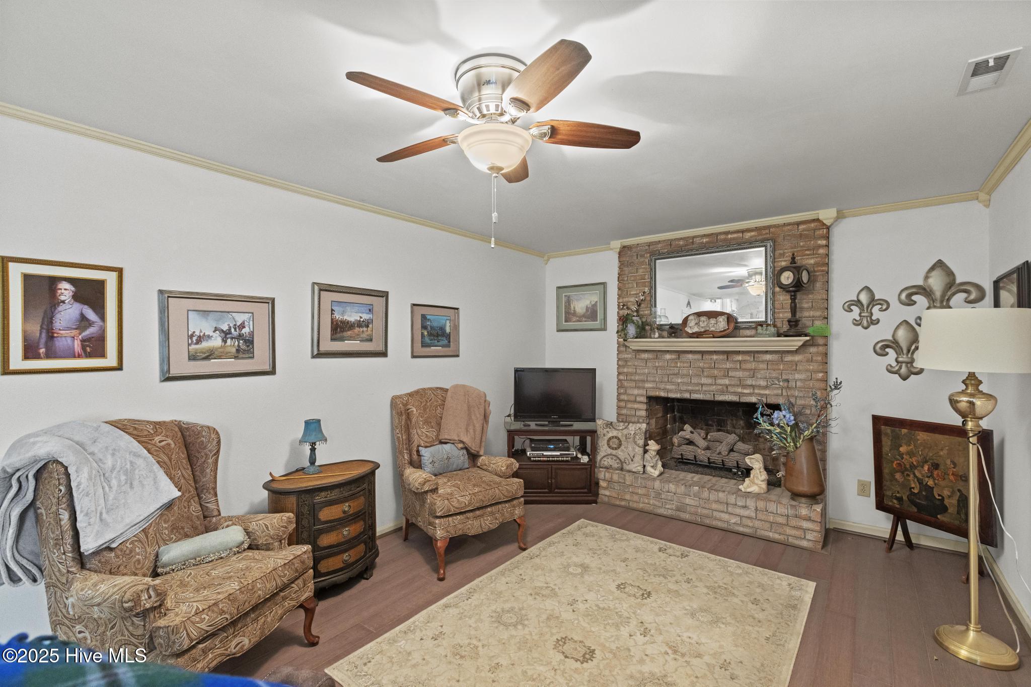 100565296 | Photo 21