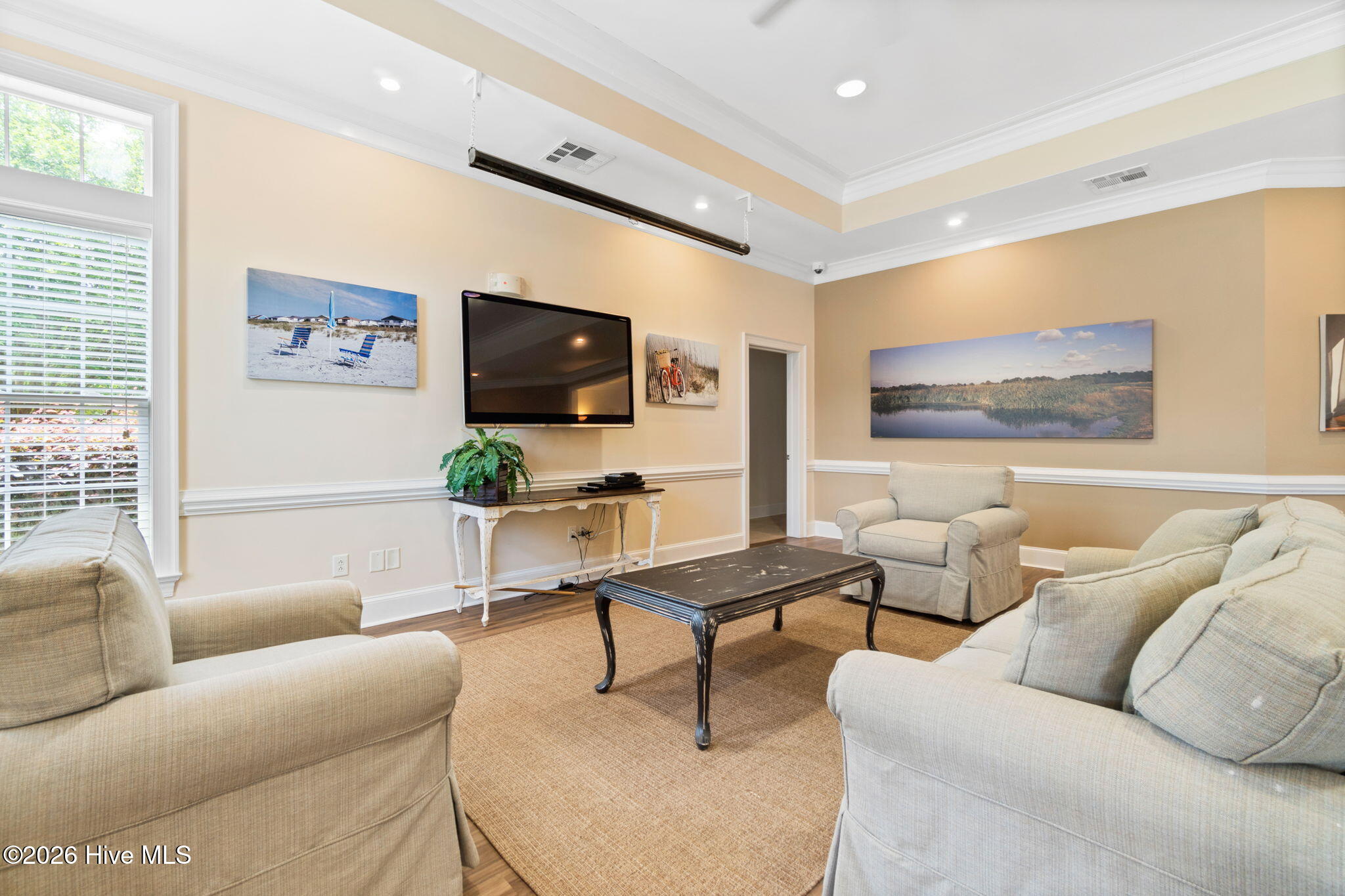 100567297 | Photo 55