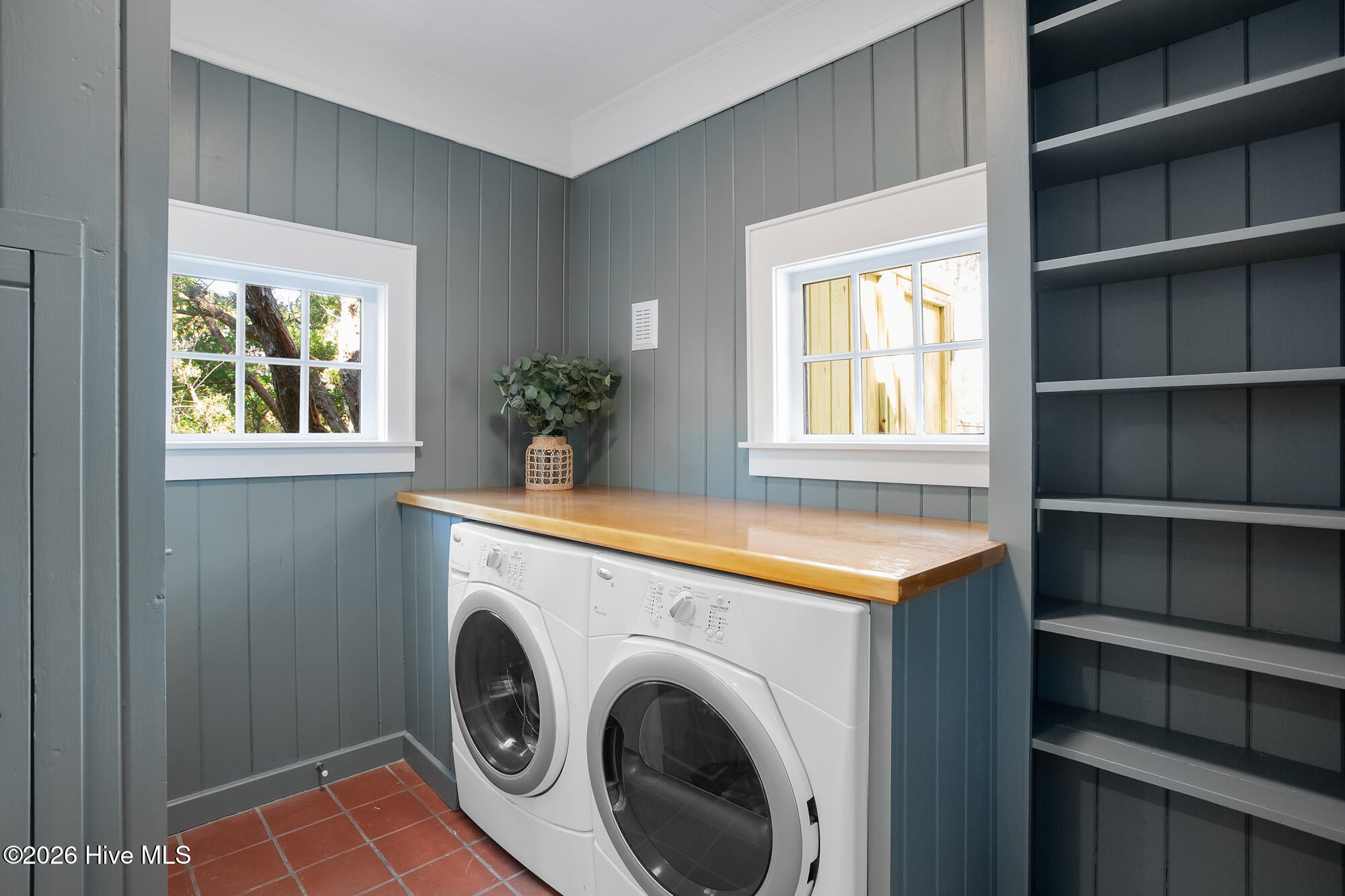 100564809 | Photo 18