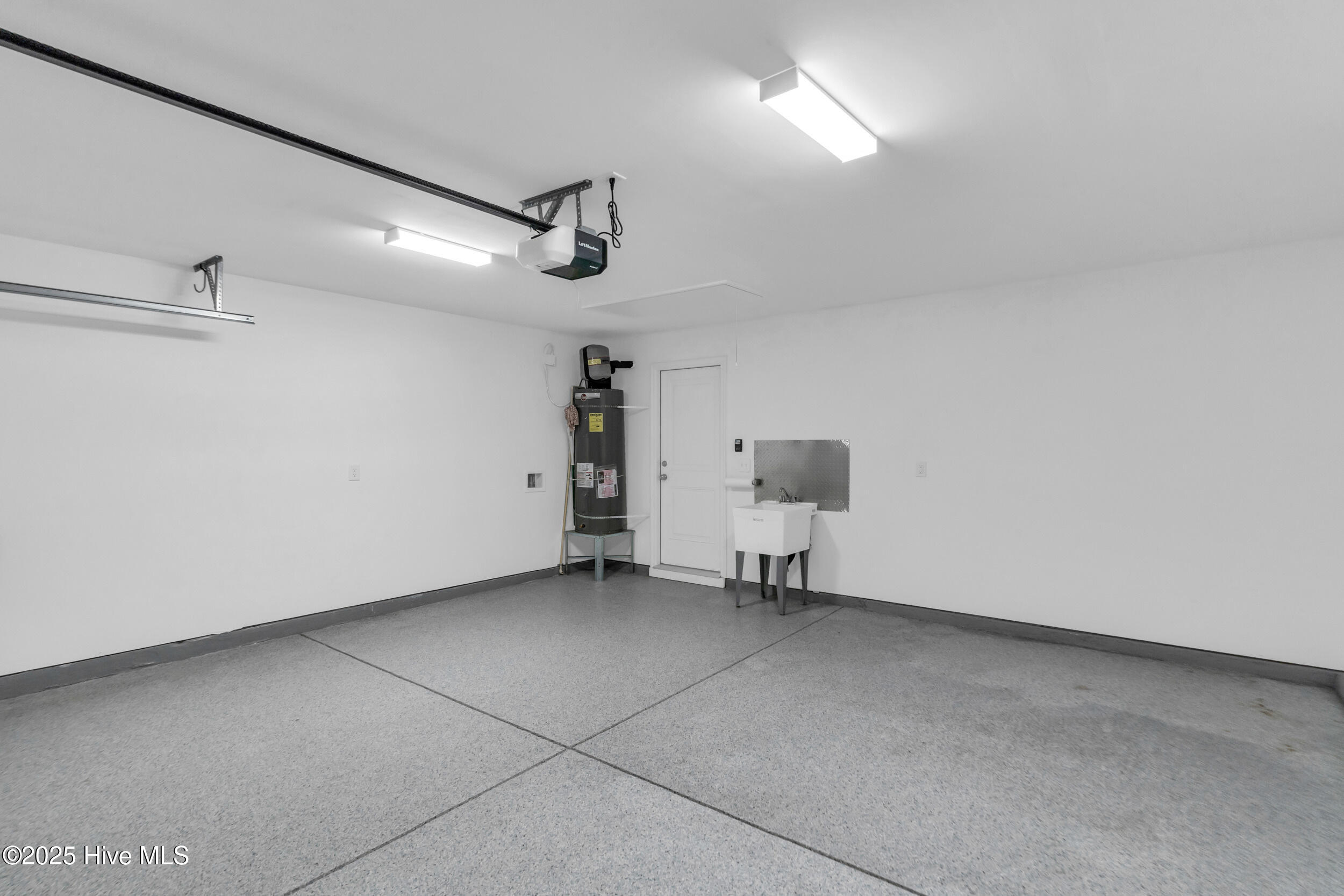 100514304 | Photo 25