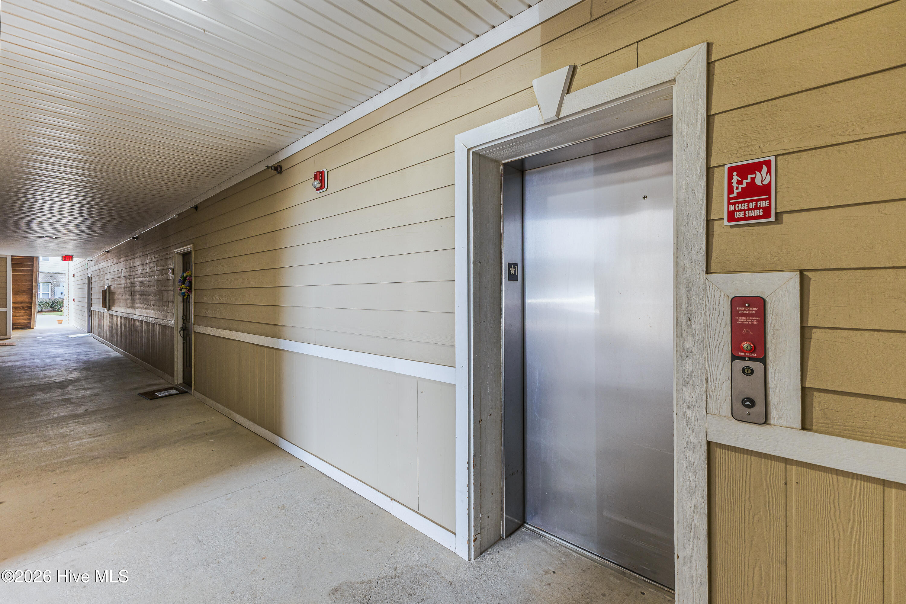 100555725 | Photo 40