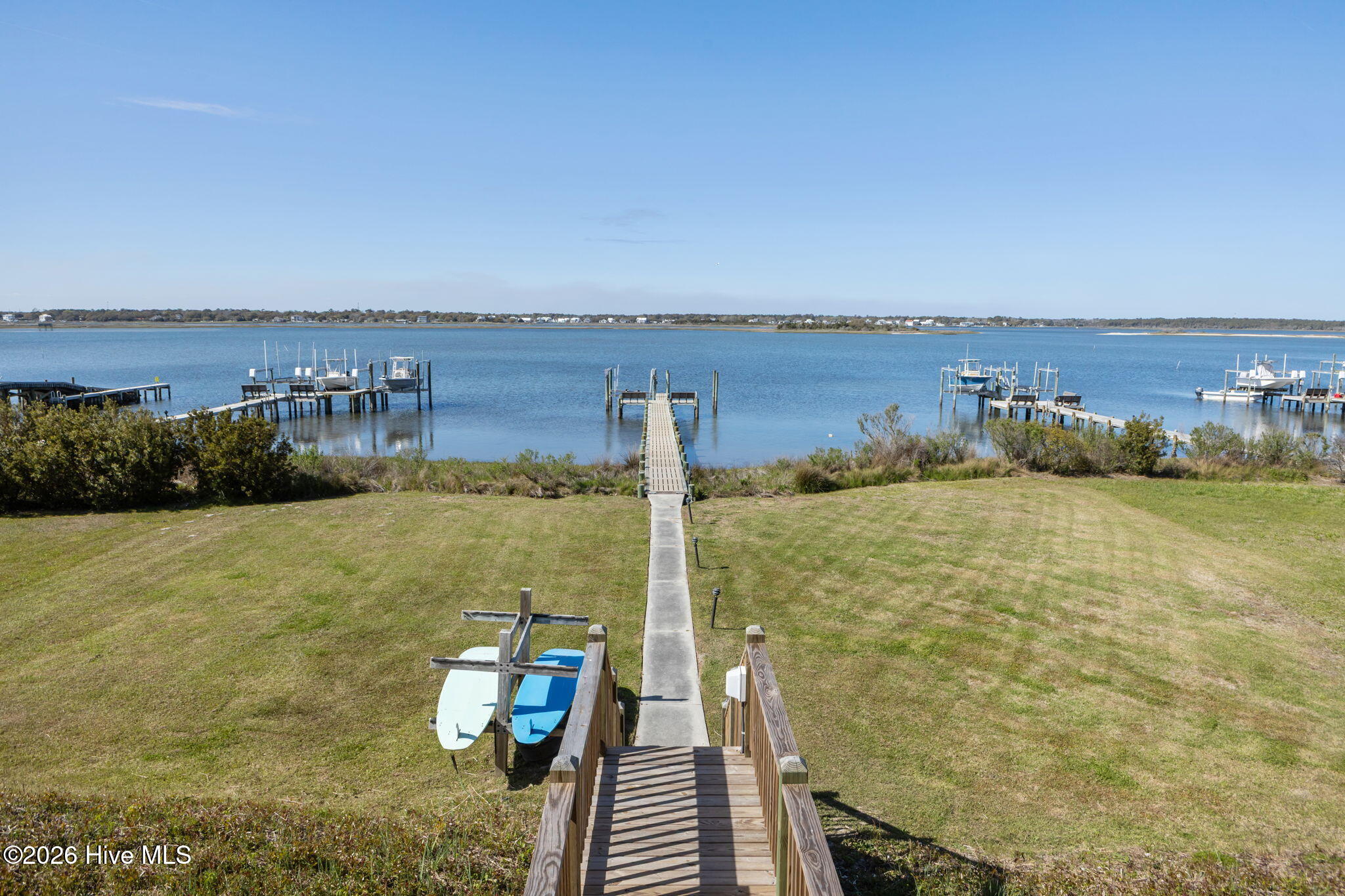 100565835 | Photo 38